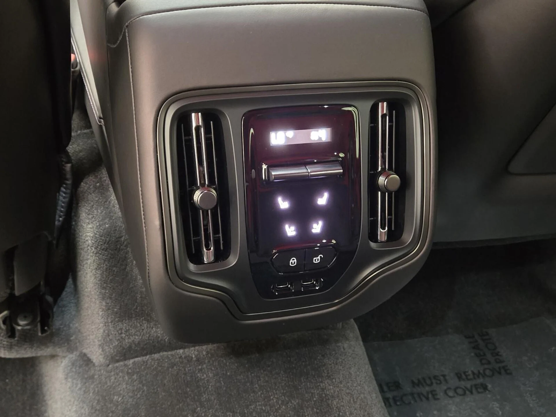 mph020_4209376161_Used_2025_Aston_Martin_DBX_707_1762583638_41839c3cbf