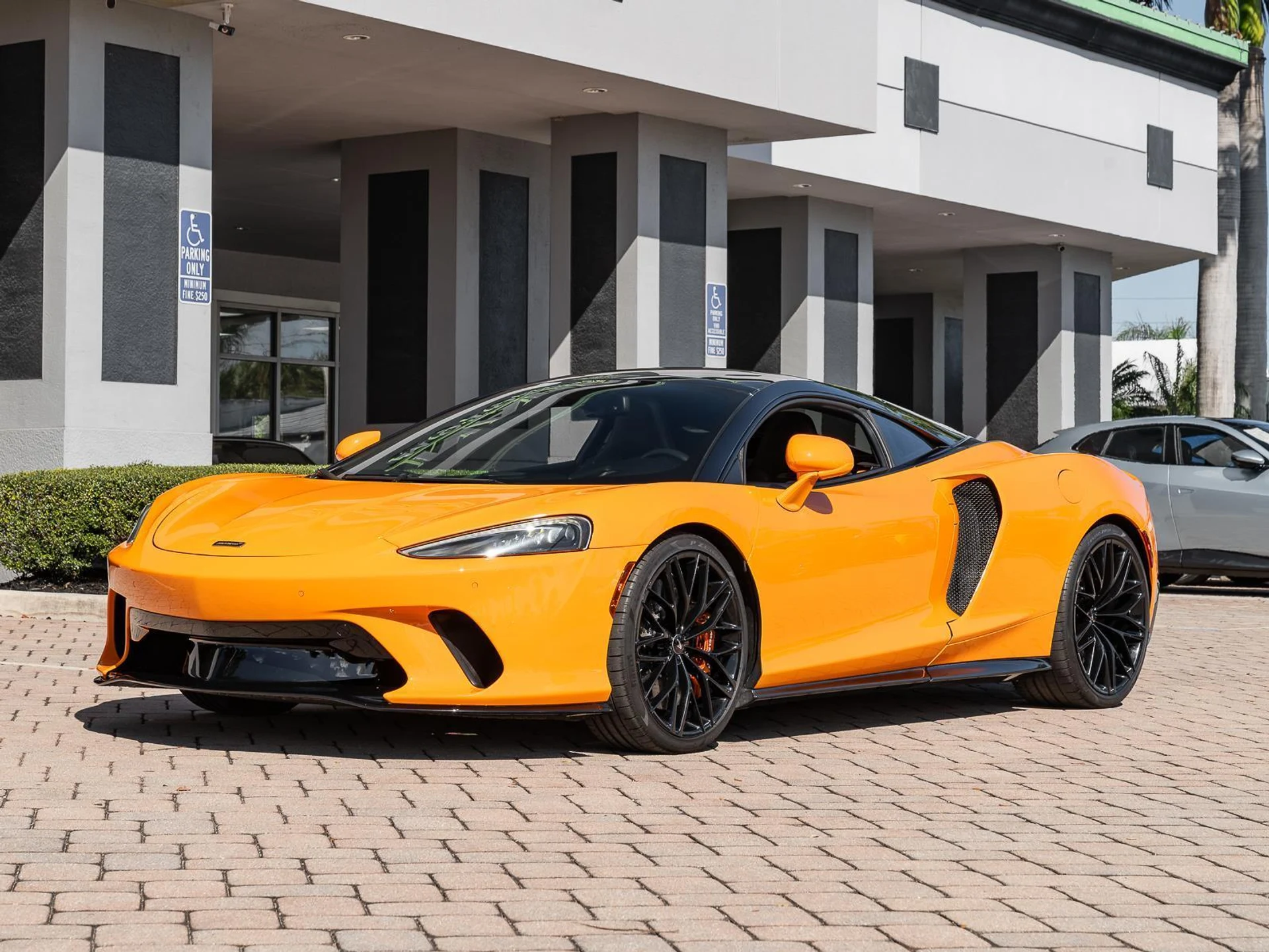 mph020_4210578130_Used_2022_Mc_Laren_GT_1773176942_64fd19121c