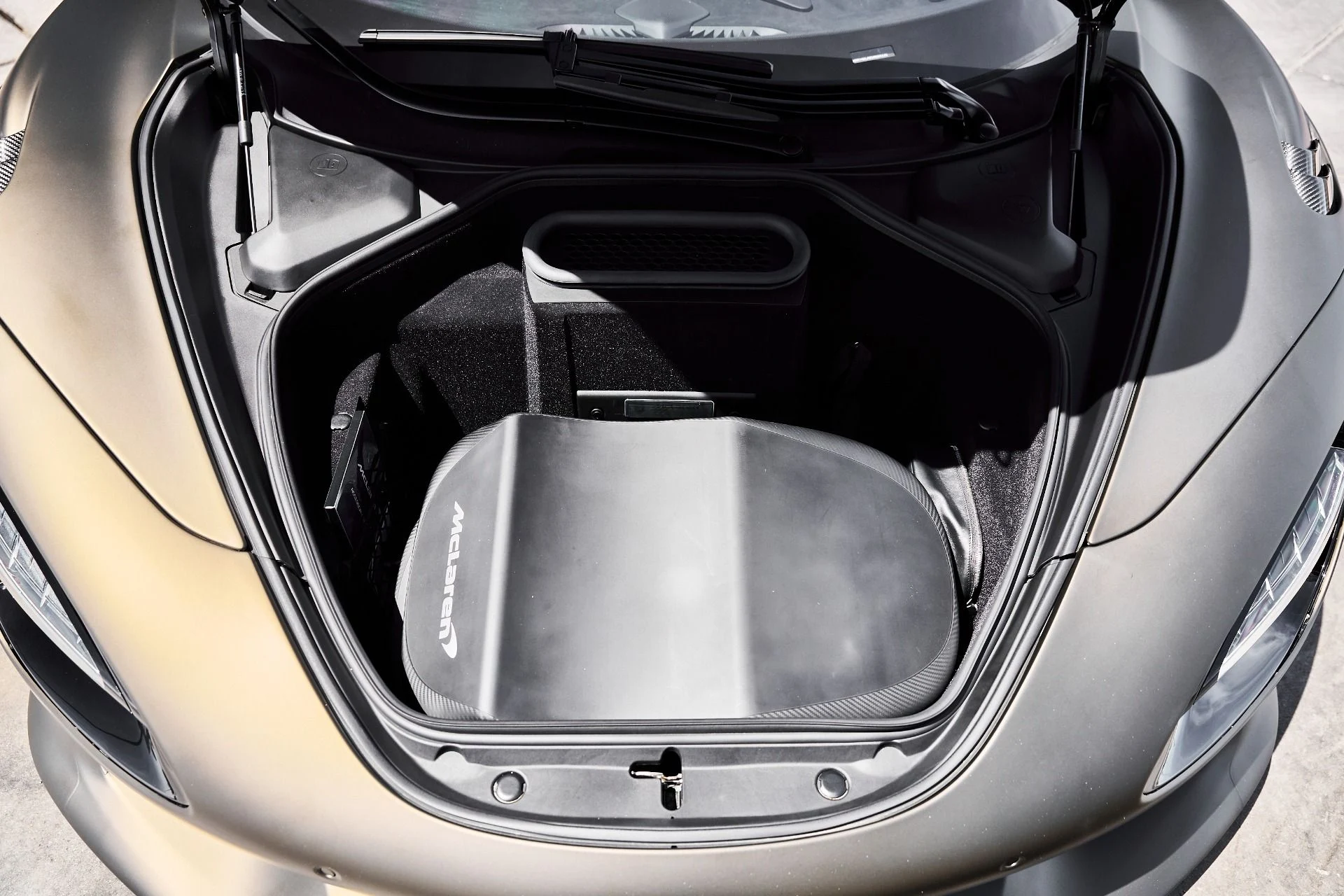 mph020_4212430193_Used_2025_Mc_Laren_750_S_1776907609_e9fbe40d0b