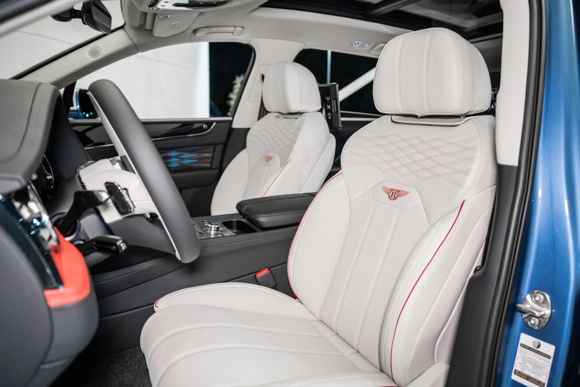 mph020_4215238631_Used_2025_Bentley_Bentayga_EWB_Mulliner_V8_1748092734_a4681701ed