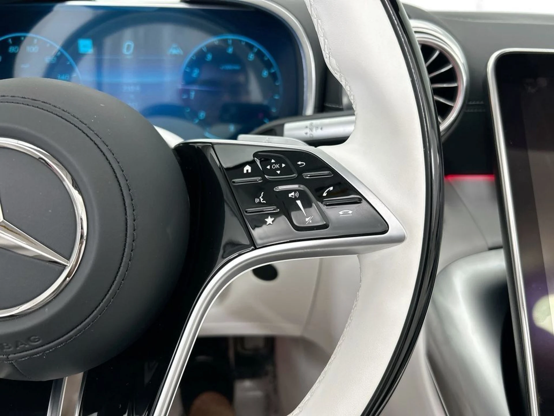 mph020_4215643349_used_2026_mercedes_benz_sl_maybachsl680monogramseriesroadster_8119_23003941_21_1024_1fcadc252a