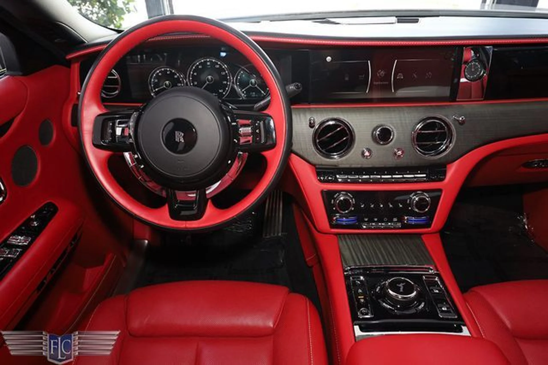 mph020_4217338639_used_2024_rolls_royce_ghost_sedan_6305_23068311_25_640_df9ee24dec