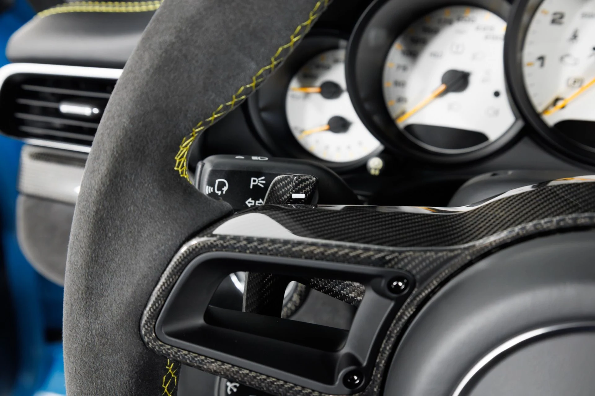 mph020_4219705551_Used_2018_Porsche_911_GT_2_RS_1783631648_da576fa066