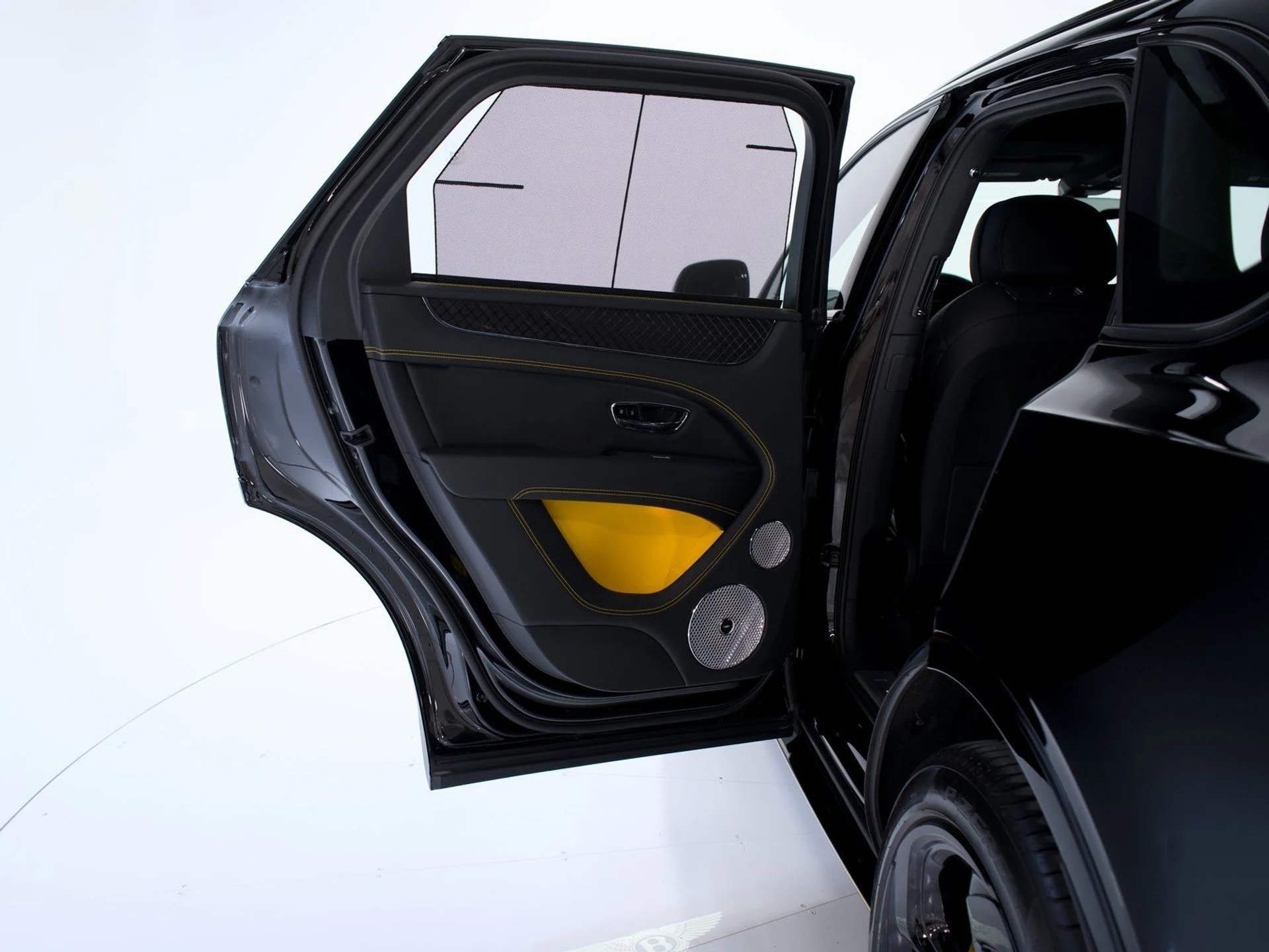 mph020_4220209891_b5675972c48c70ff8e8f2e57d7d94777_49a0a85ecb