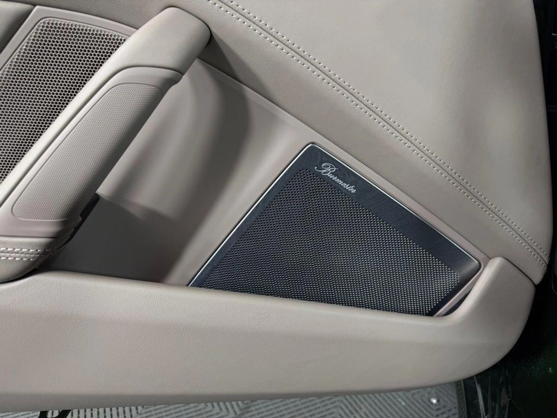 mph020_4225737974_3_I6boedy_YBFKLO_Ar_F_Vc_Yp_E_Lk_Ng_da8e20771b