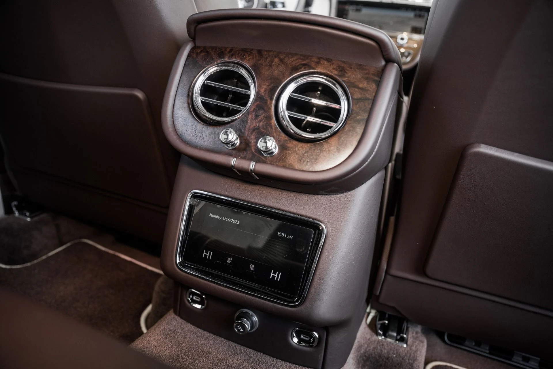 mph020_423275106_Used_2023_Bentley_Bentayga_Azure_1673896555_e02fd35fbd