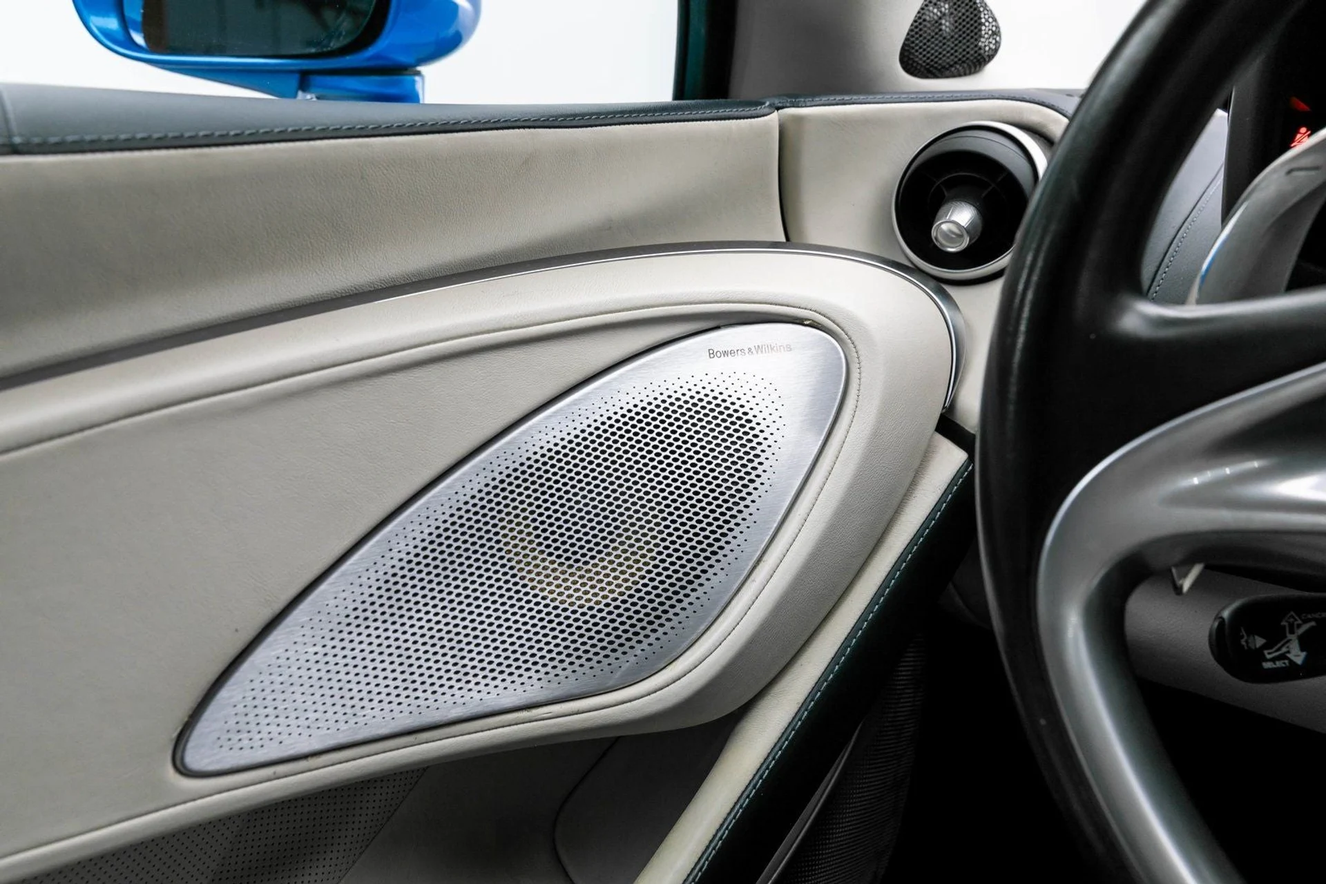 mph020_4235320223_21_0a6d00a6eb