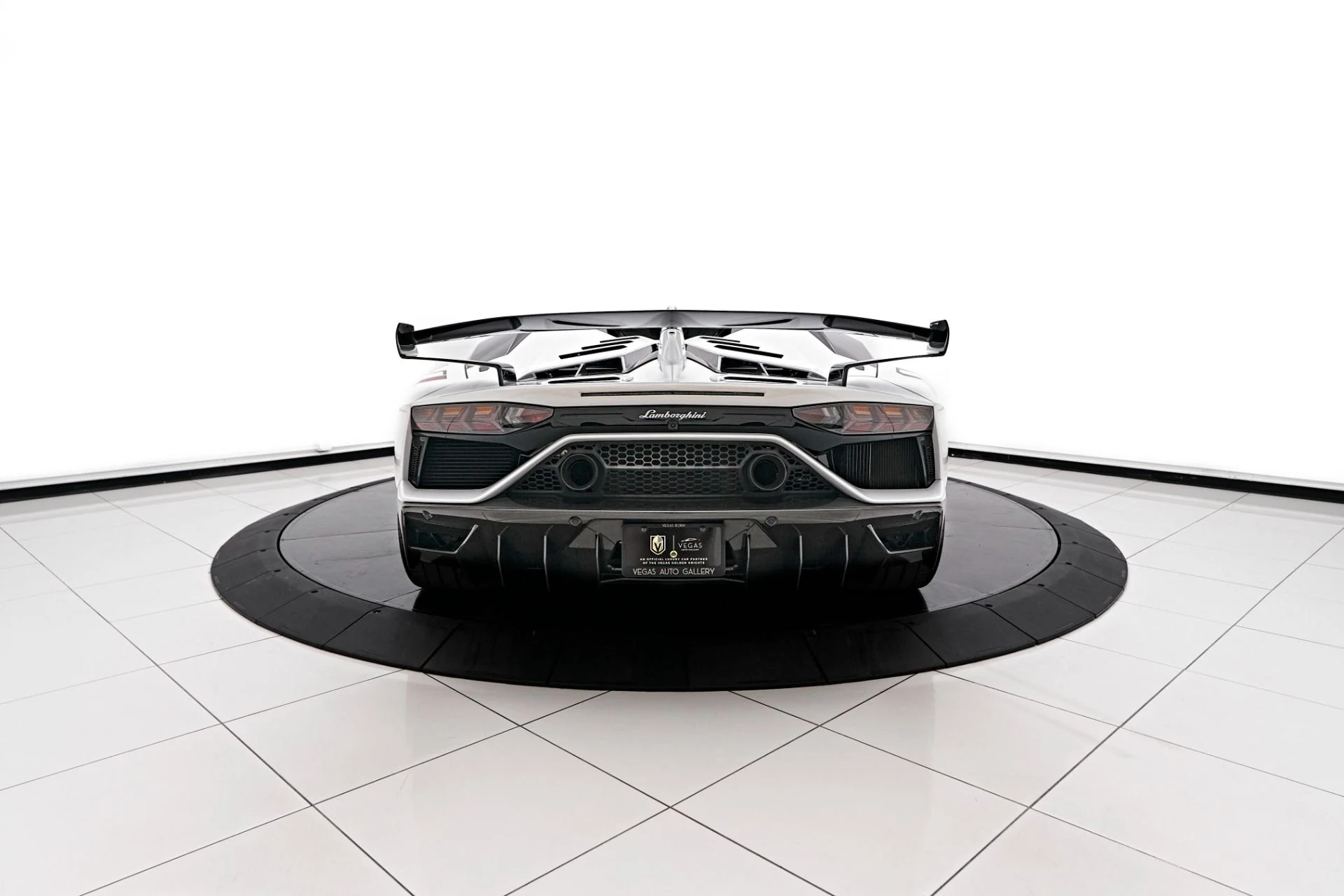 mph020_4237443726_Used_2021_Lamborghini_Aventador_SVJ_Base_1722739728_ff559c6937