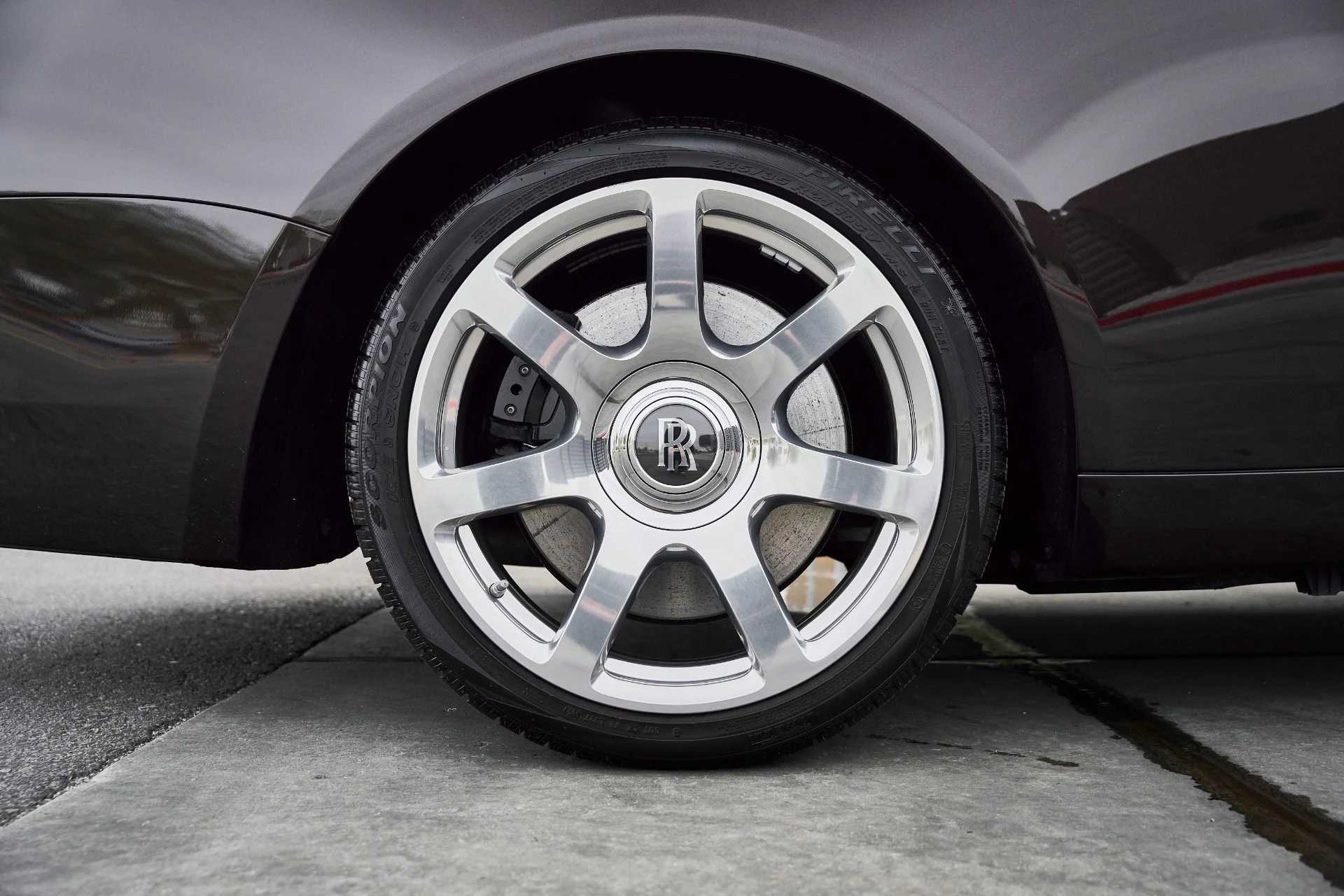 mph020_4238368875_Used_2014_Rolls_Royce_Wraith_Base_1767150959_173a029278