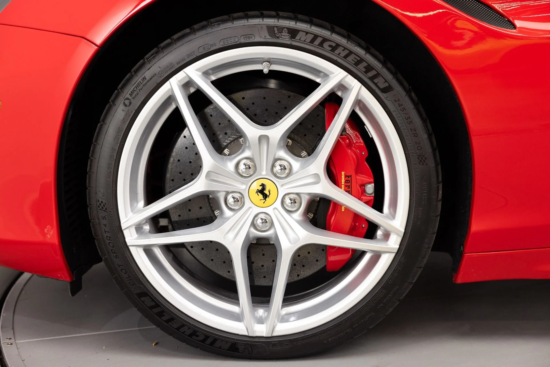 mph020_4240263409_Used_2017_Ferrari_California_T_1784583649_5ec7d7b11d