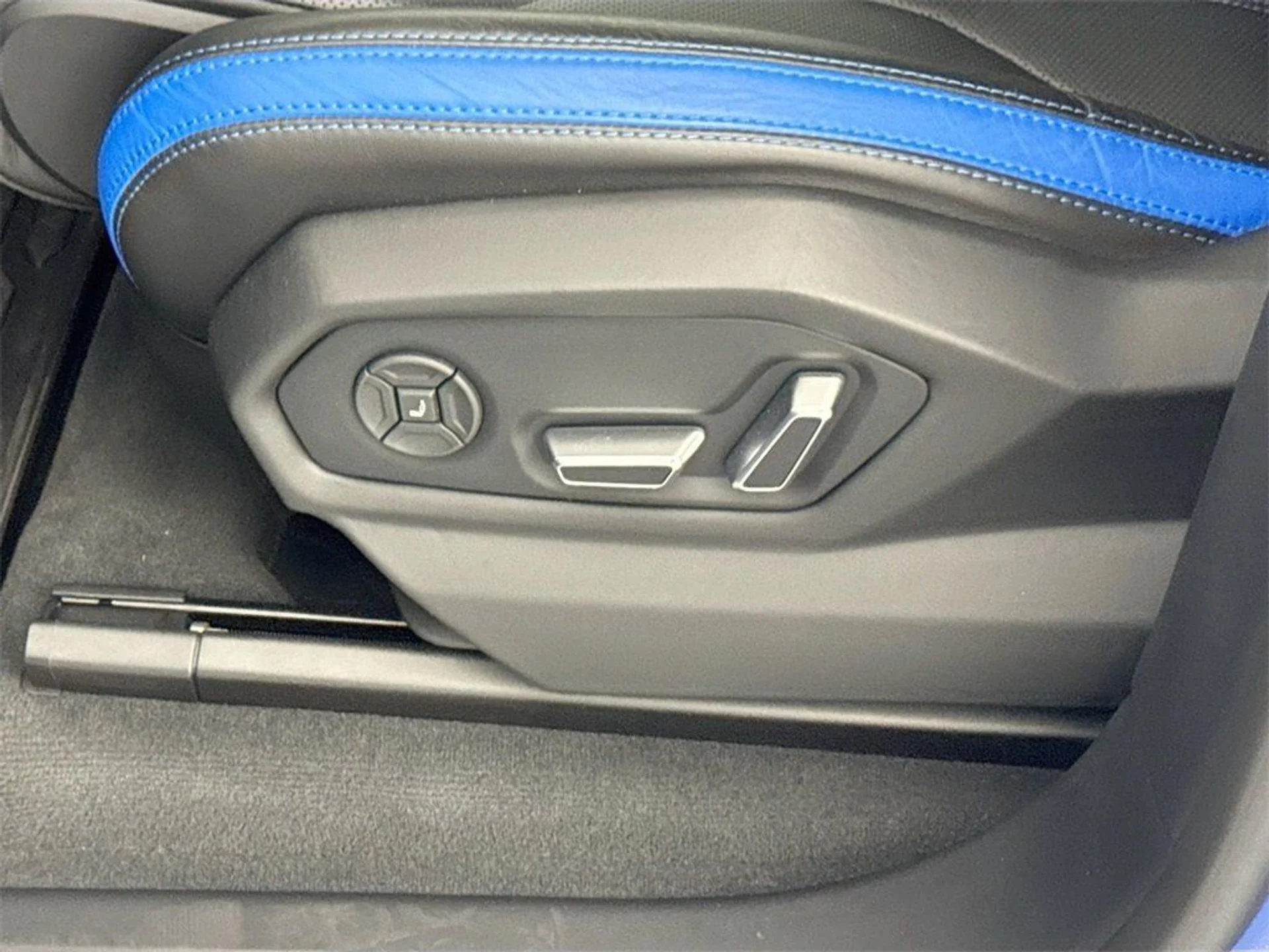 mph020_4248278955_e3f5118e66bfb00f6e41009fd3e69884_101c55a493