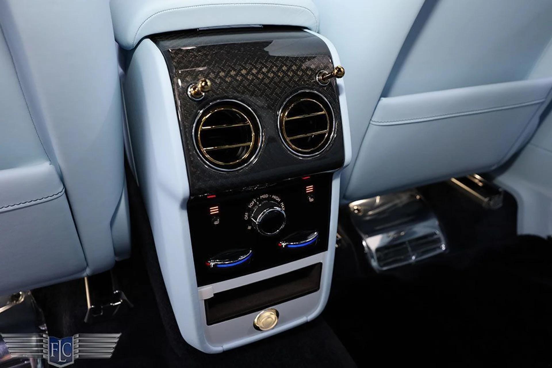 mph020_4252677599_used_2023_rolls_royce_cullinan_blackbadgesportutility_6305_22951746_21_1024_917d1c27a2