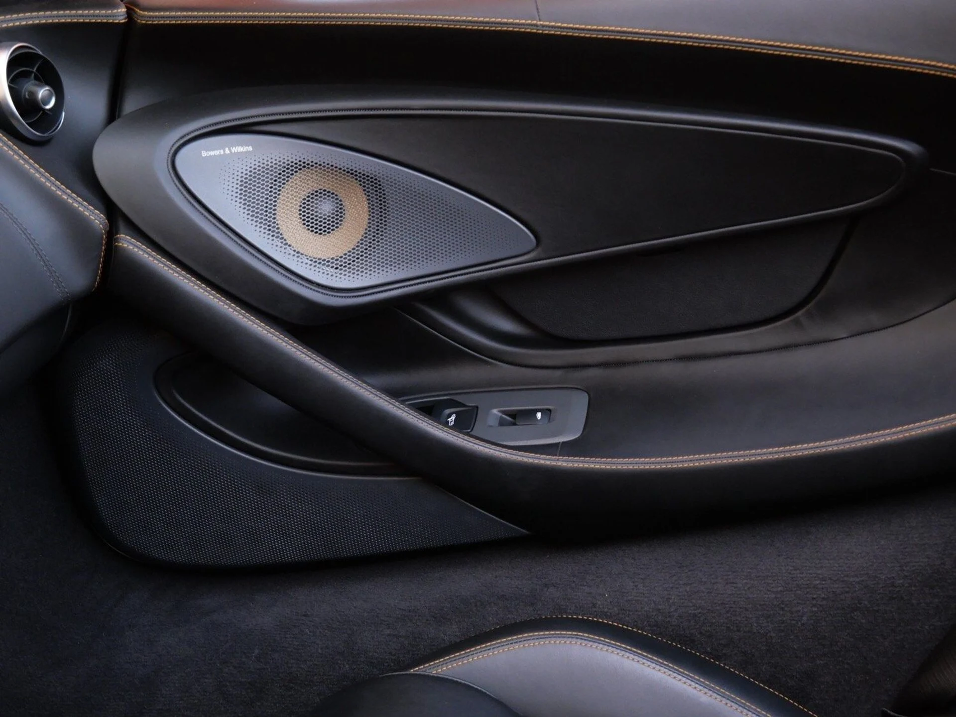 mph020_425425290_ccc7cbd195122ac9d25e00a59d96928bx_e868bb8214