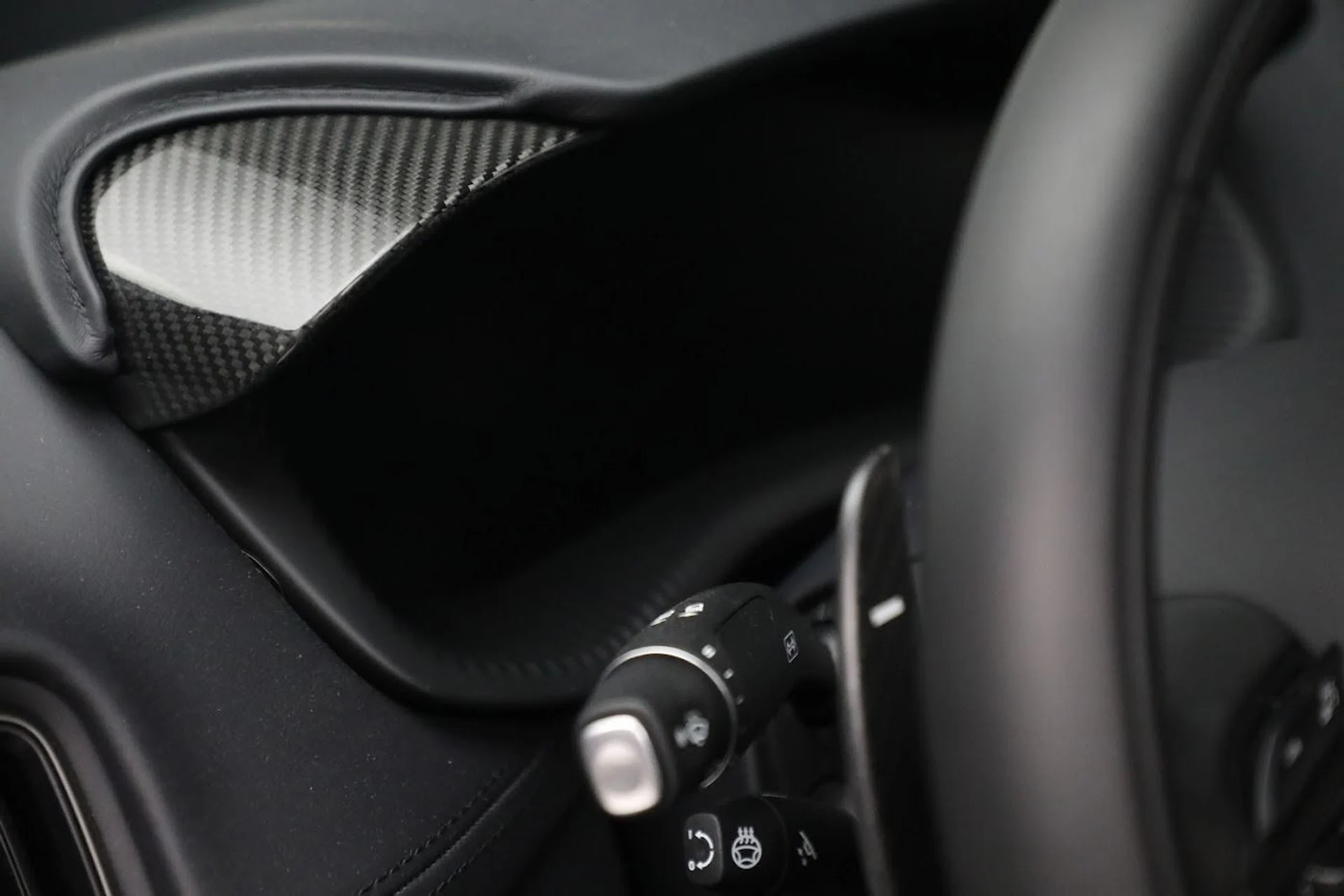 mph020_4268050137_Used_2023_Aston_Martin_DBX_707_3c0ebfe3b2