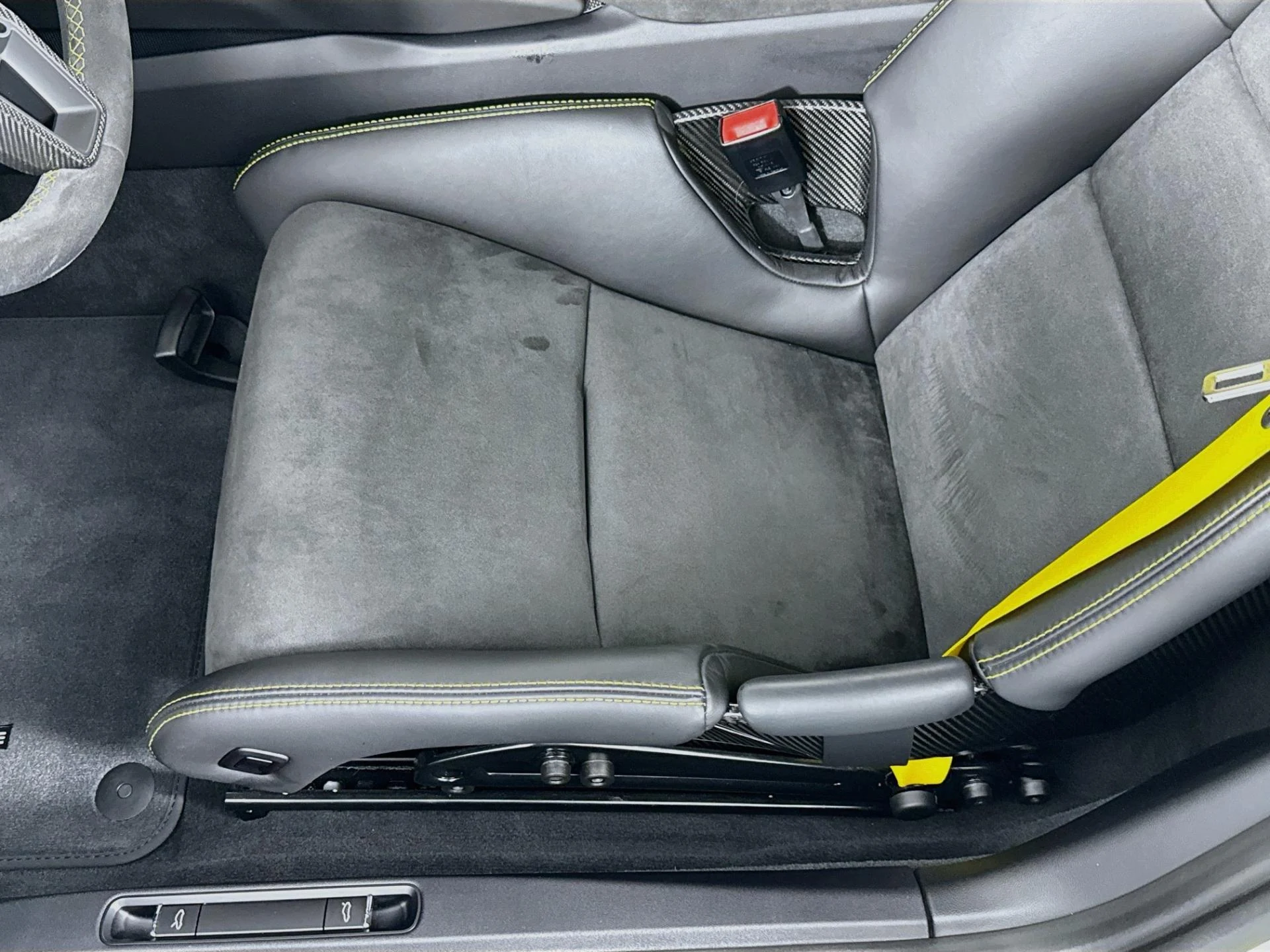 mph020_4278850561_Used_2018_Porsche_911_GT_2_RS_1790873164_992361427a