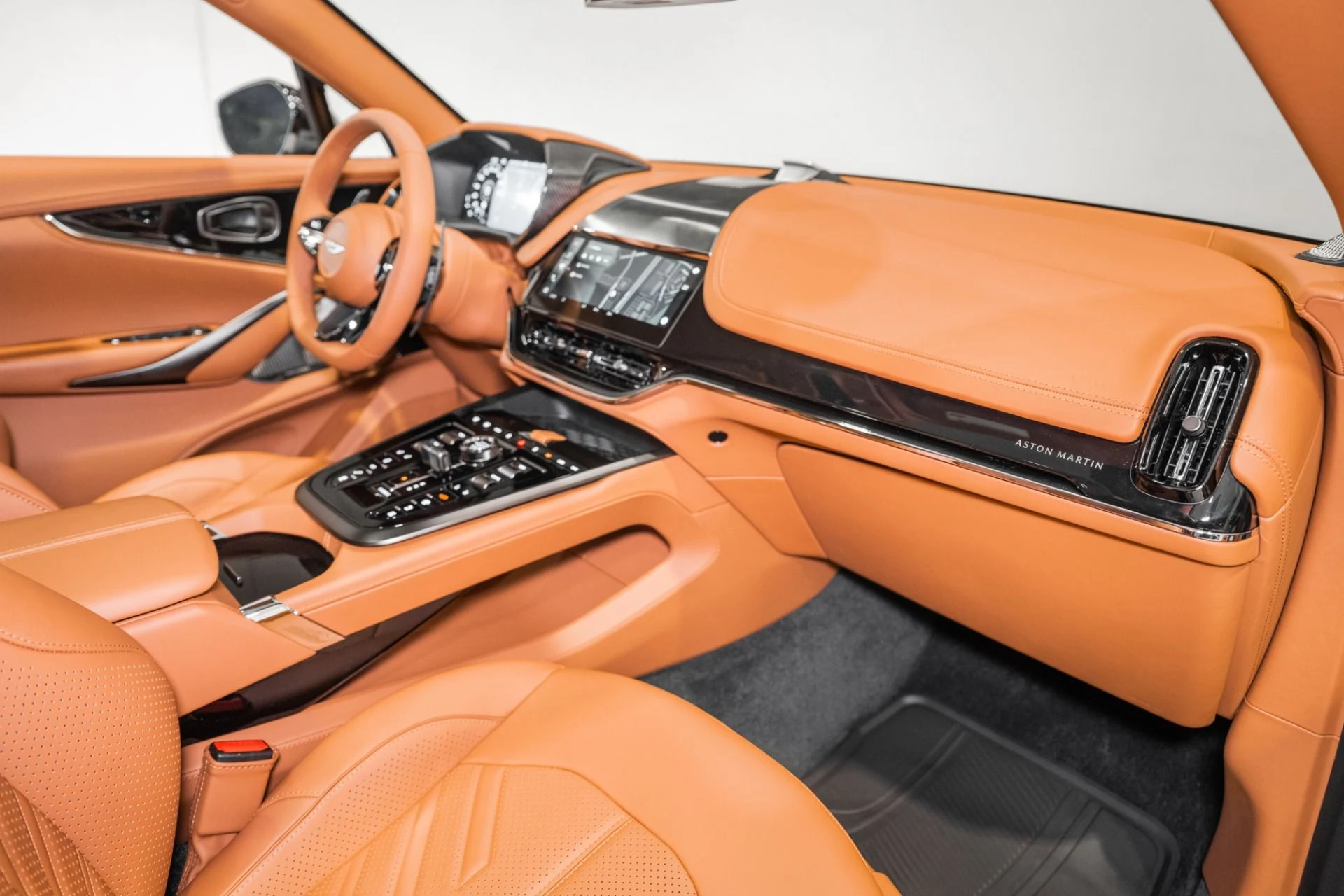 mph020_4284911070_New_2026_Aston_Martin_DBX_S_1780937216_df5f5a4eea