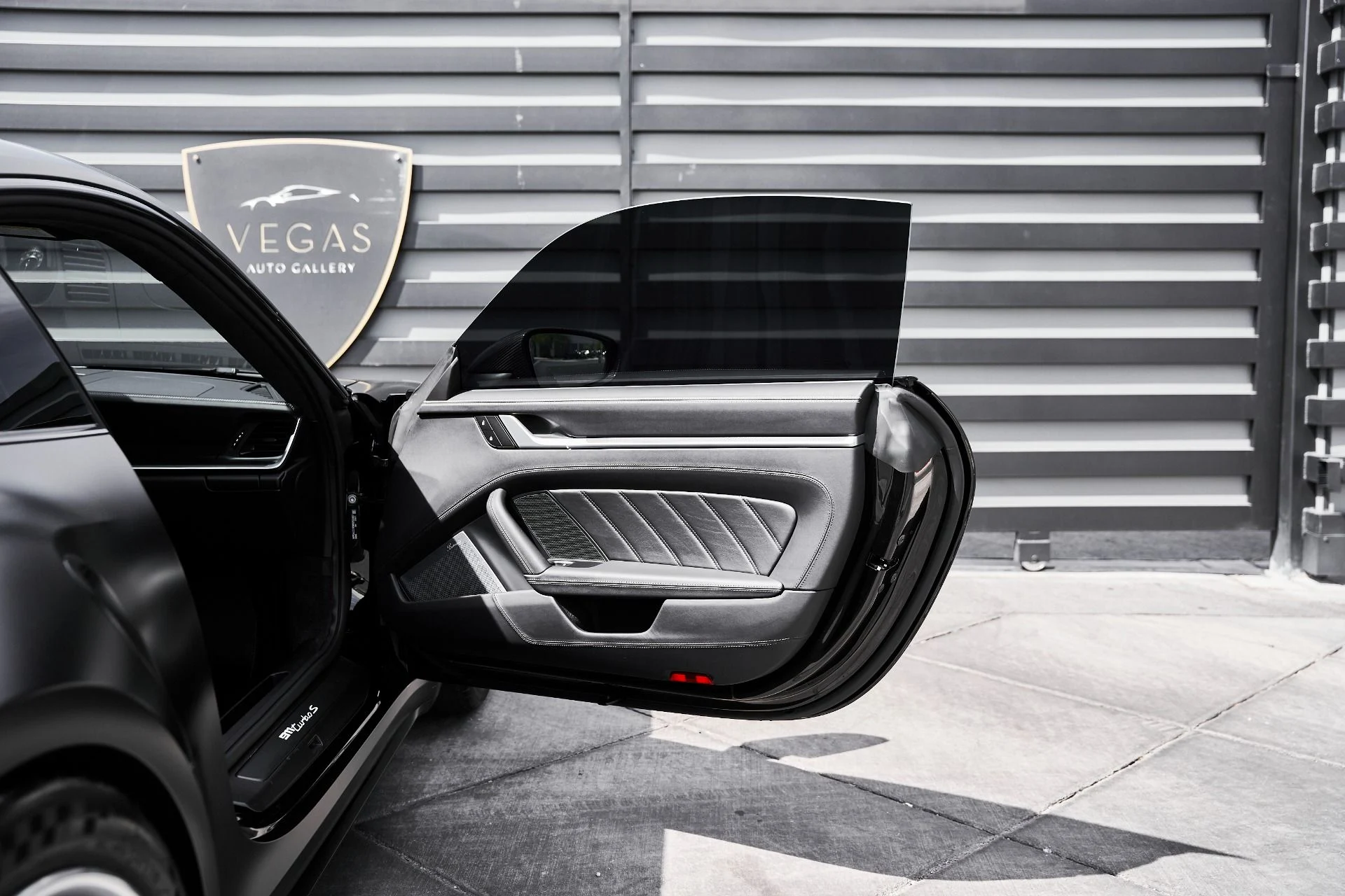 mph020_428549367_Used_2024_Porsche_911_Turbo_S_1774640207_e217b5bf82