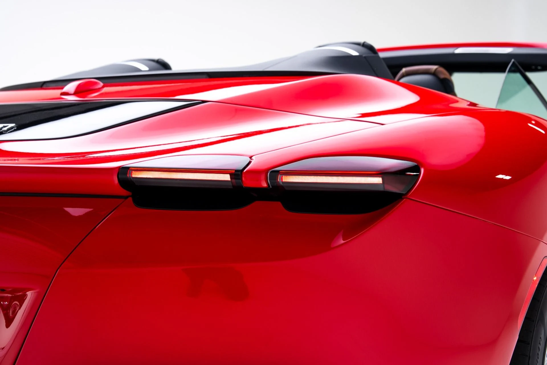 mph020_4288016438_Used_2025_Ferrari_Roma_Spider_1769719564_3860ca805f