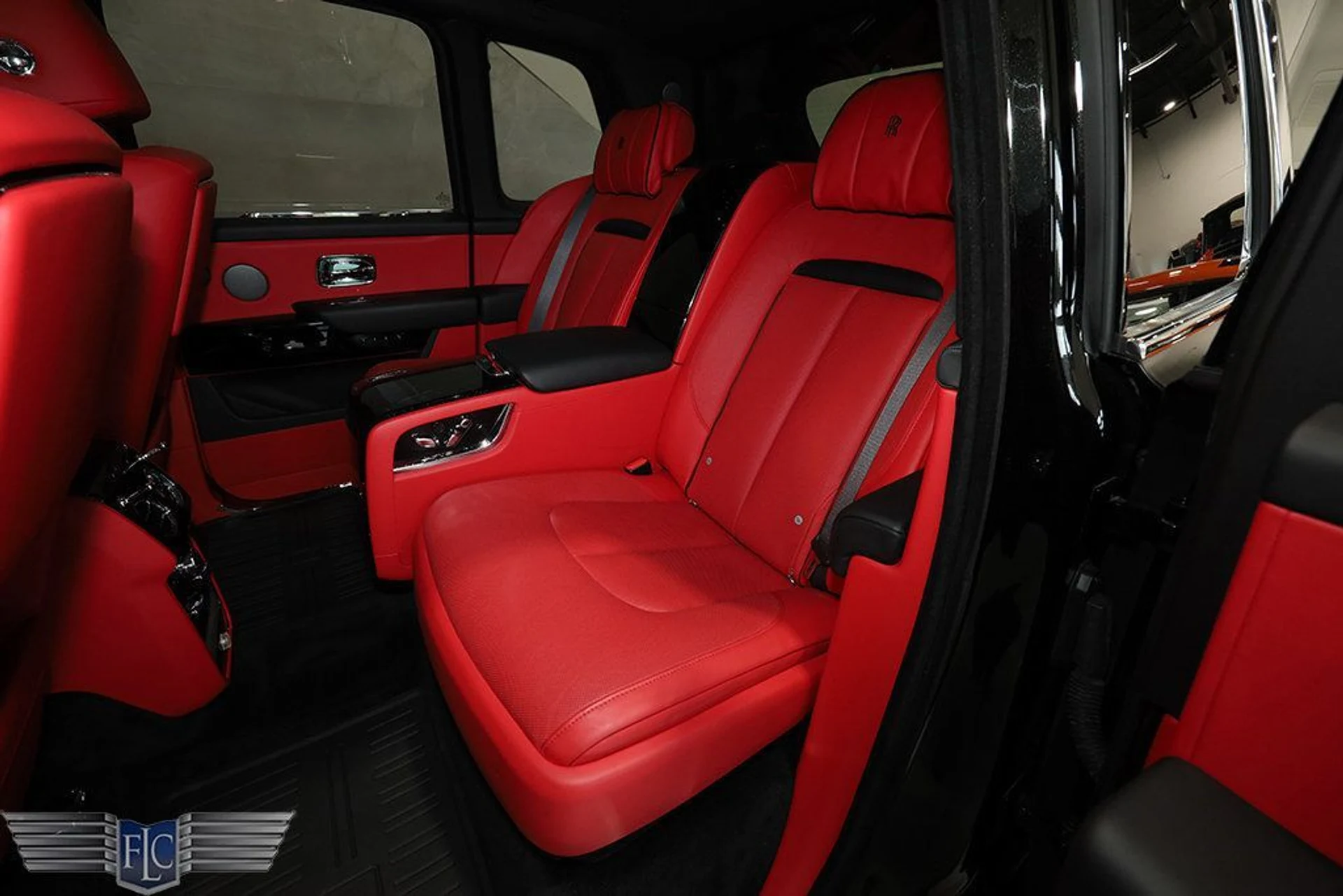 mph020_4293297535_used_2024_rolls_royce_cullinan_sportutility_9689_22979404_21_1024_b233b969e2