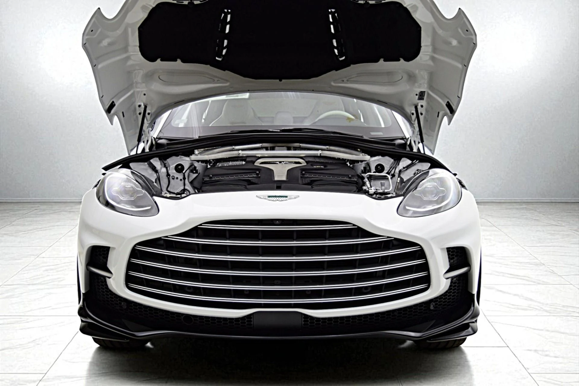 mph020_431758297_New_2025_Aston_Martin_DBX_707_4a47ce2816