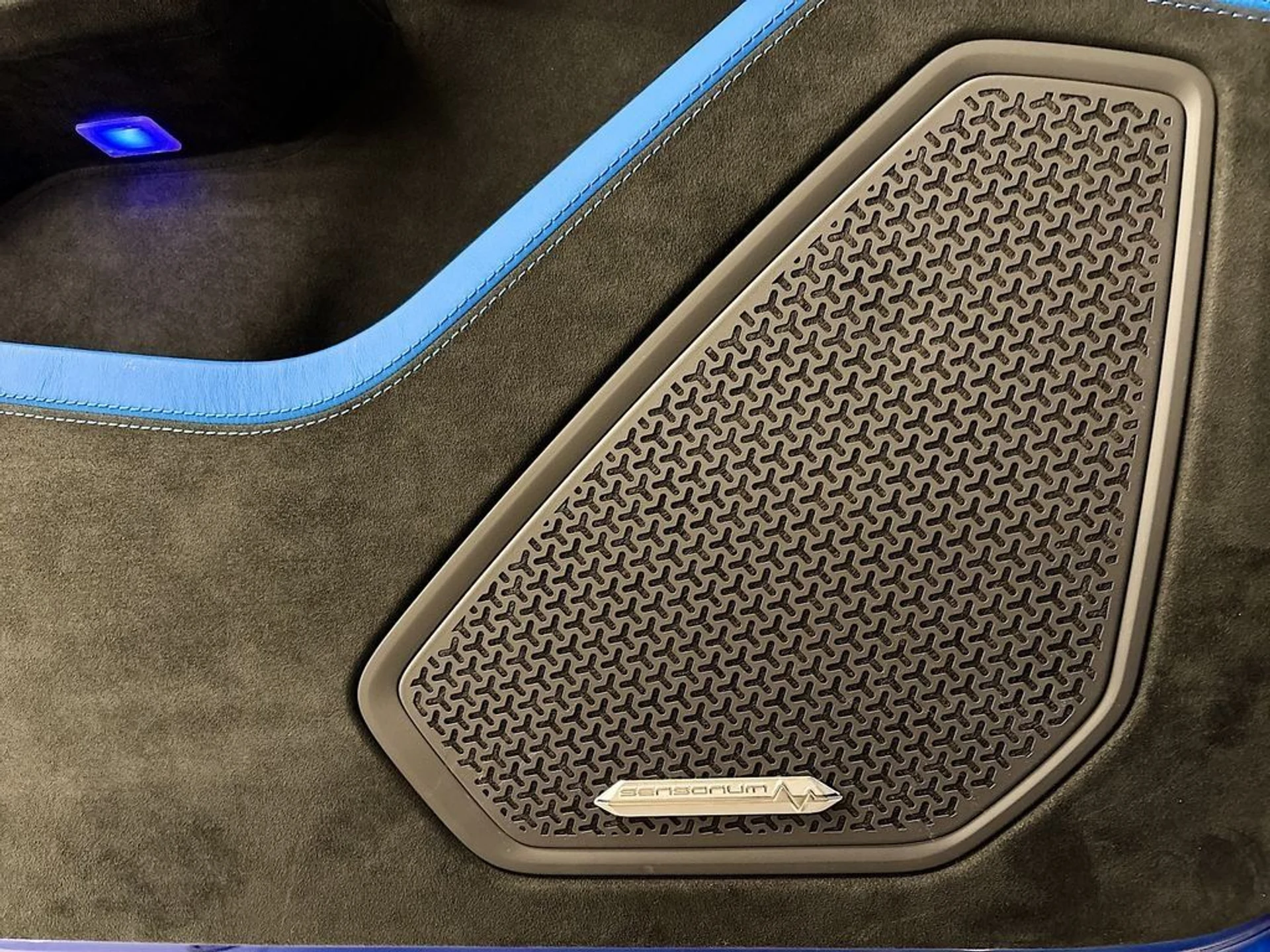 mph020_434122831_b59b7033897e6ba70c00208e2b00ccf4_6b8ccea2f6