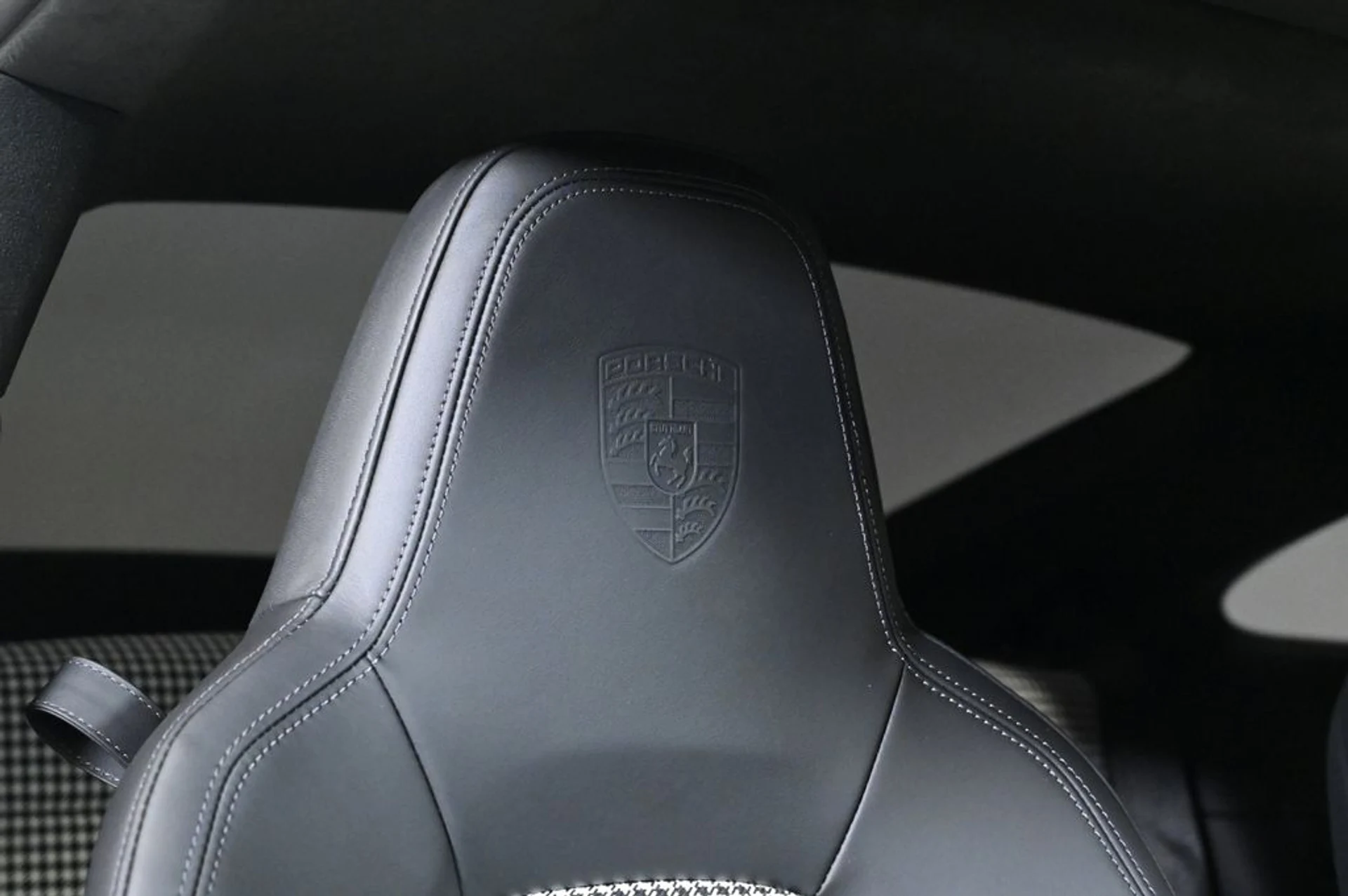 mph020_434186367_f9e25d5a00b449349175e256f96247ebx_cb3be73f9d