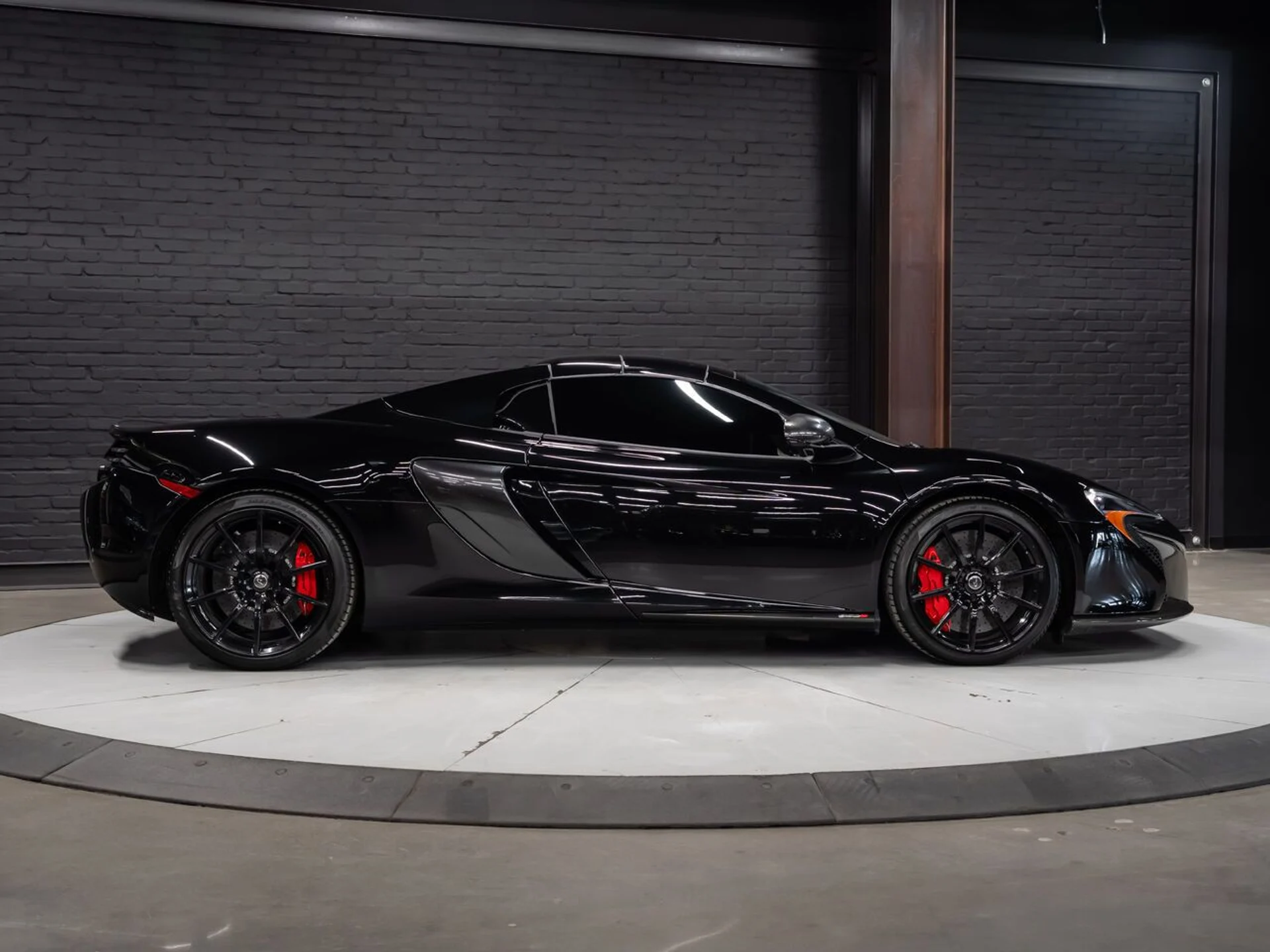 mph020_437711125_mclaren_650s_2015_f6826609cd