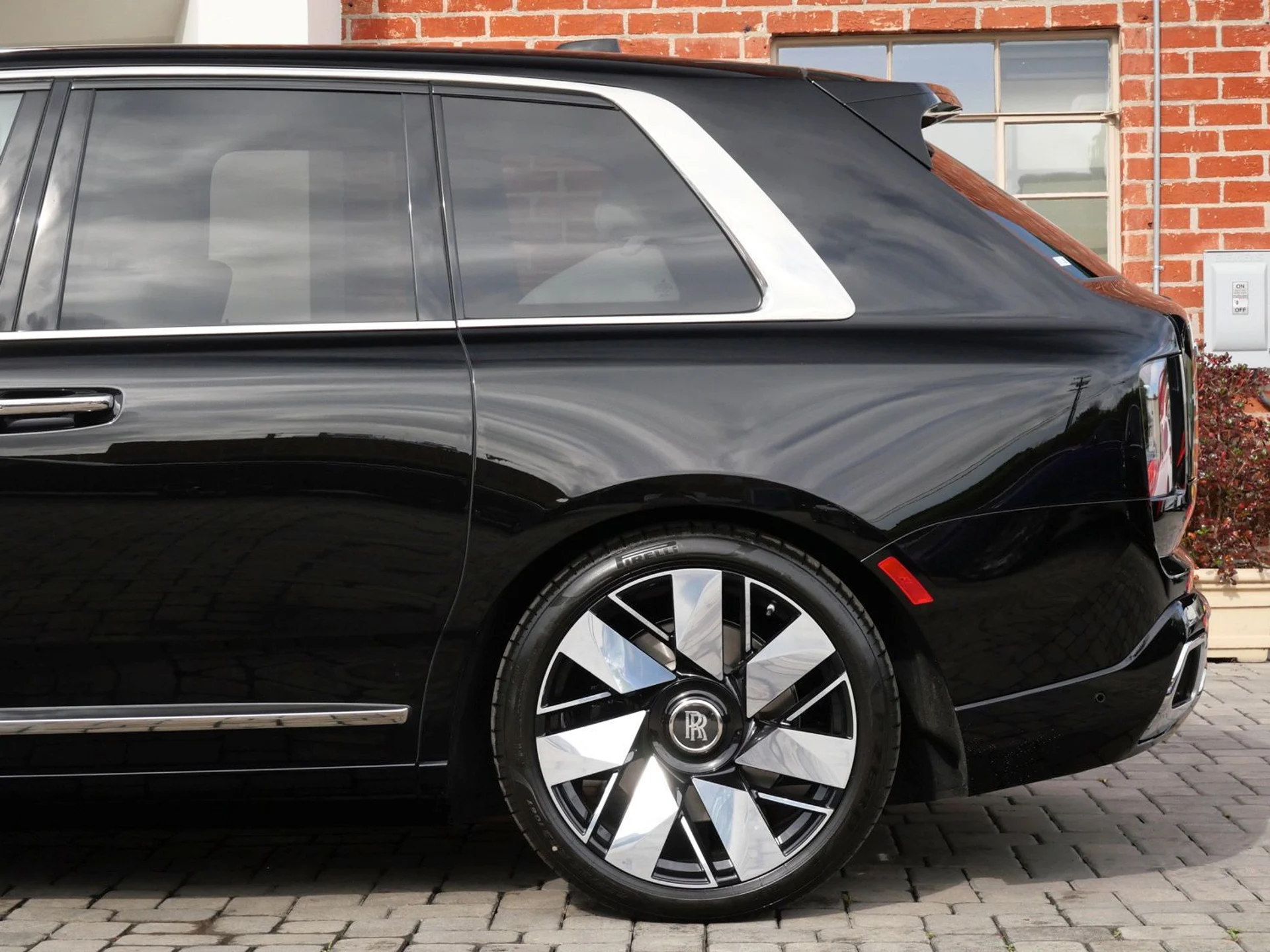 mph020_43931691_e4c4afedada52423c1f0958bc8abd963x_79253d905b