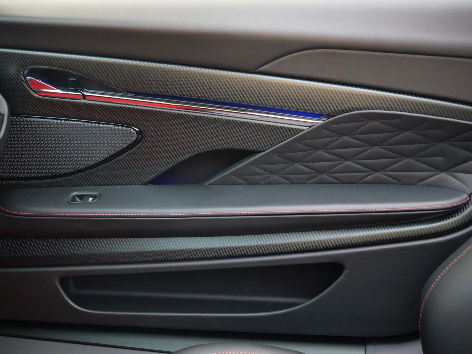 mph020_452060015_c4cfe28f658e41fb9ecc1e0f62f4866c_9dbbacf310