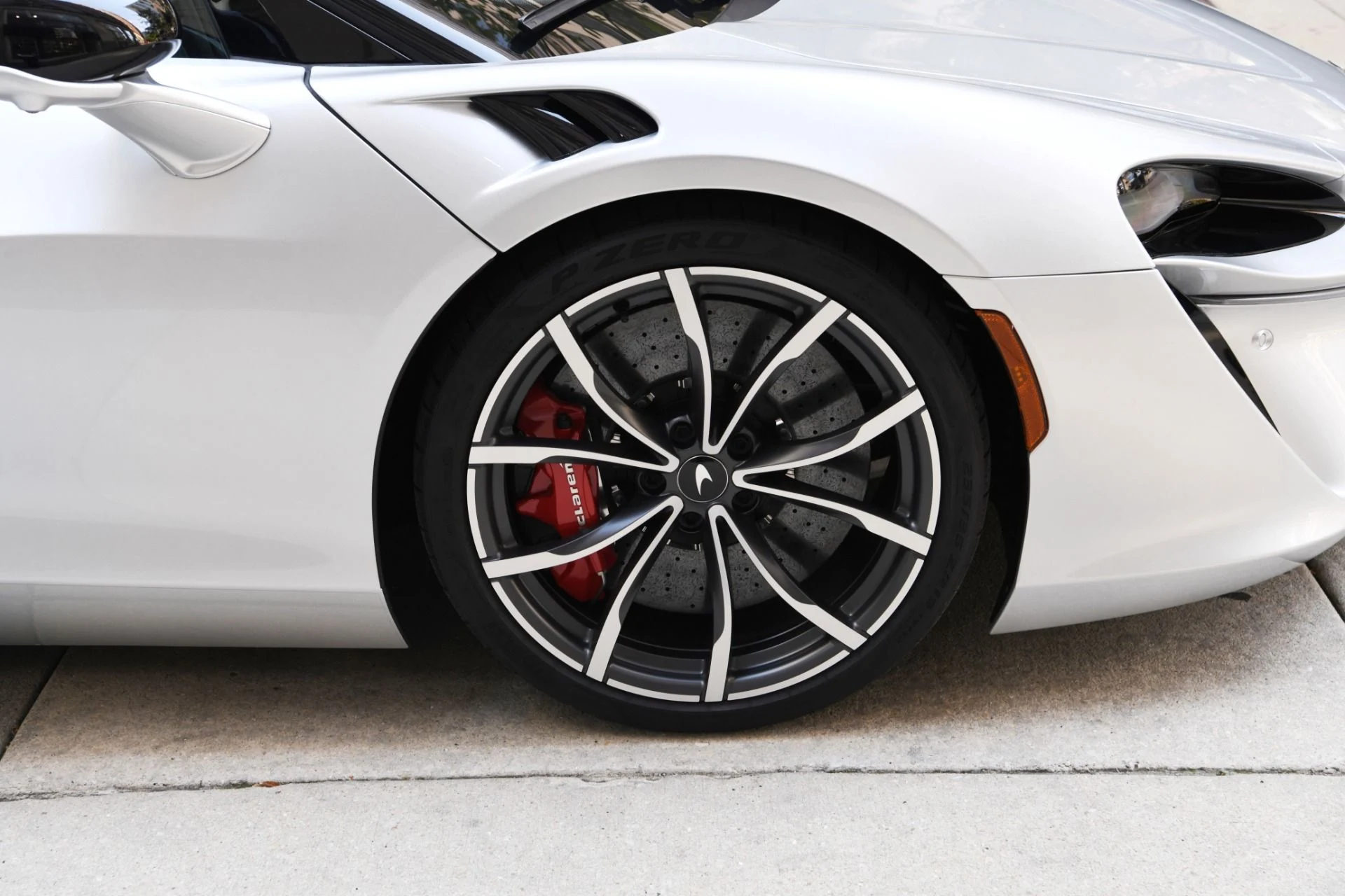 mph020_457678303_11944_p22_l_54231514bf