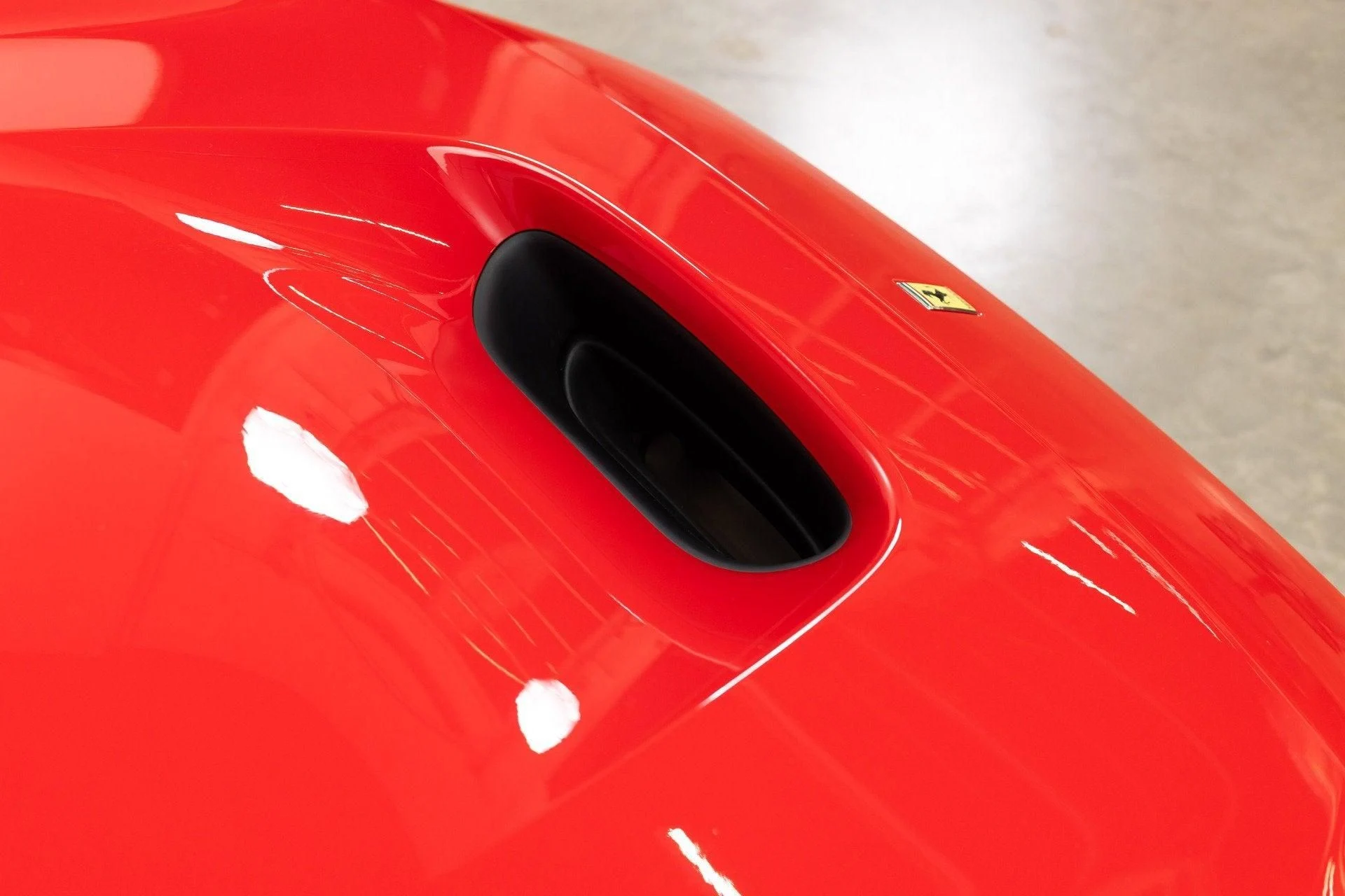 mph020_461421666_Used_2020_Ferrari_F8_Tributo_1777367282_2ddd4ab143