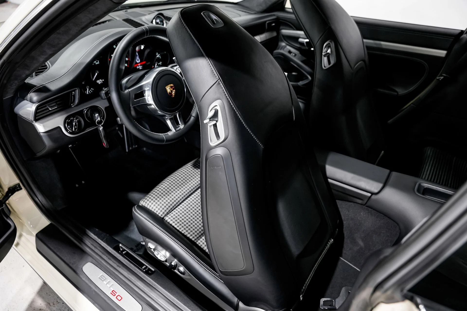 mph020_463688093_f7d222bdad10501c4d44e055da3e05fdx_6fc6f8aede