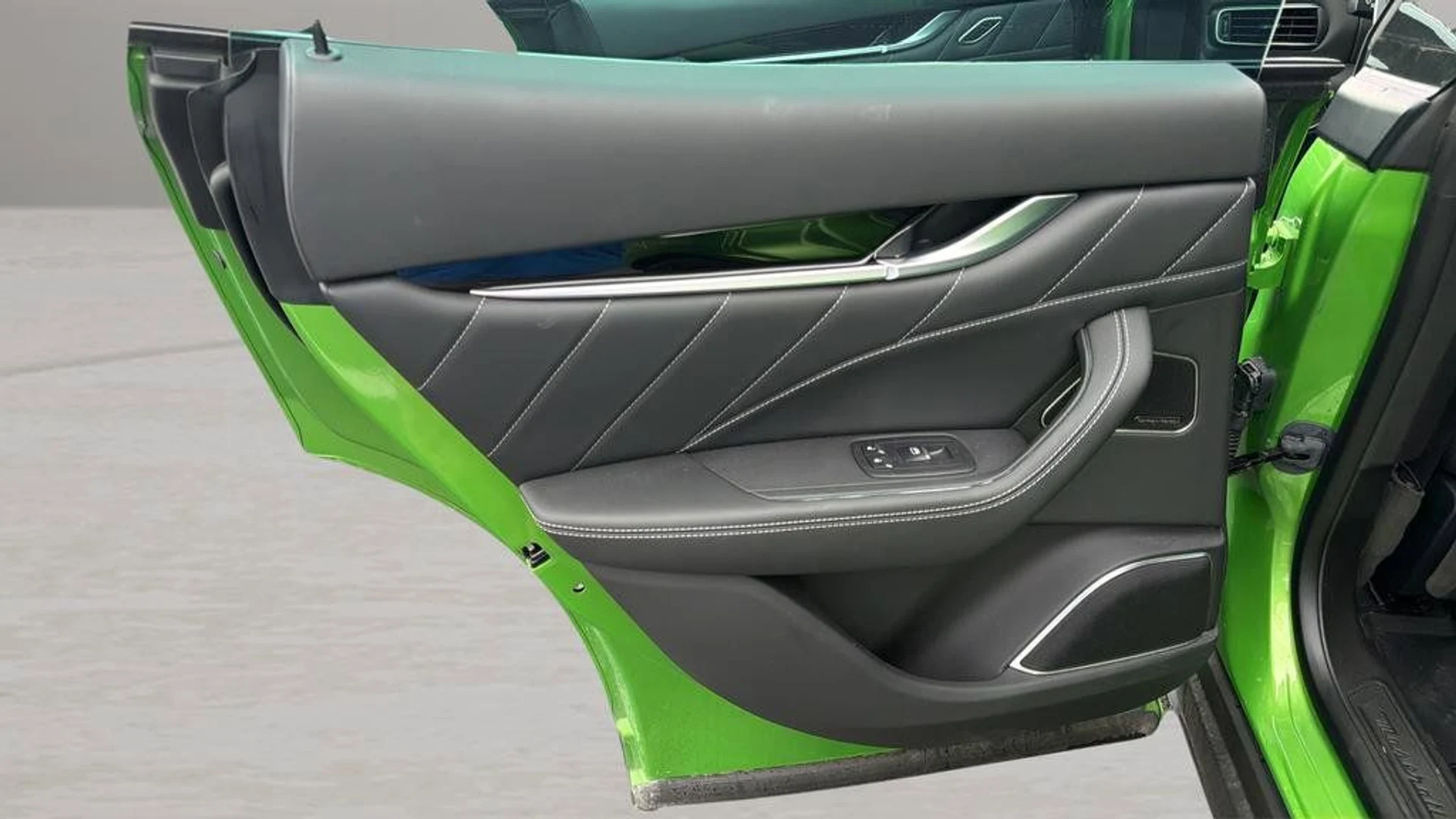 mph020_464294744_f644da658c5044f58ab1d6b5e52837d8_54aef73bc7