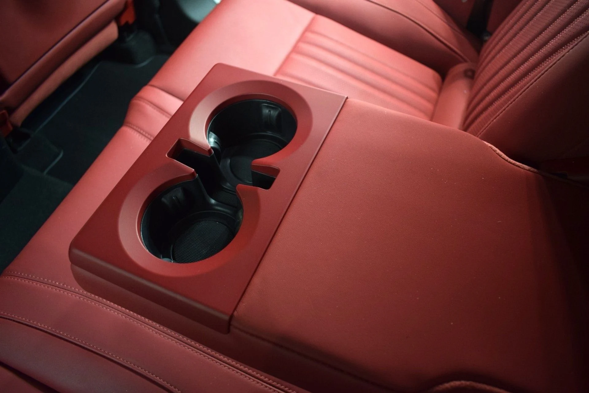 mph020_467272030_76a4894c96d3fdec54870c96e9bb371ax_0e067e5338