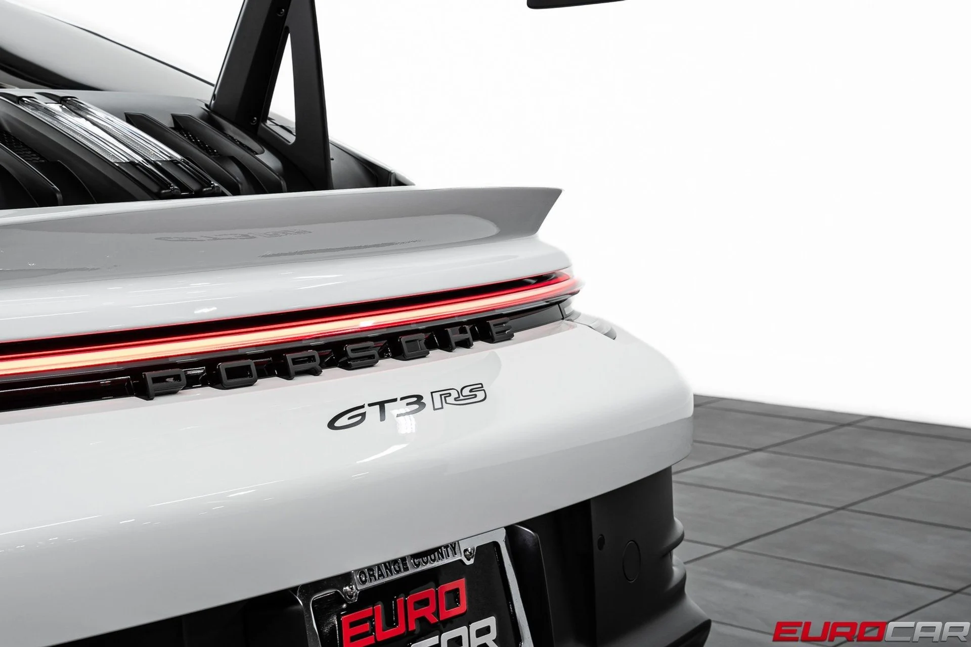 mph020_470097880_image_21_e618f6a970