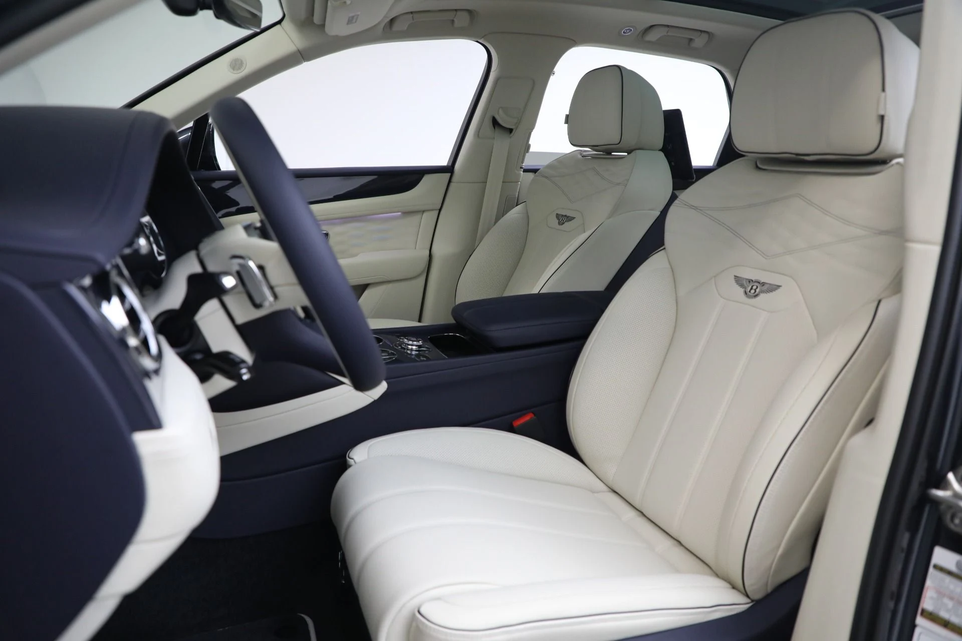 mph020_472721201_New_2025_Bentley_Bentayga_Atelier_Edition_V8_ddf6ef8b34