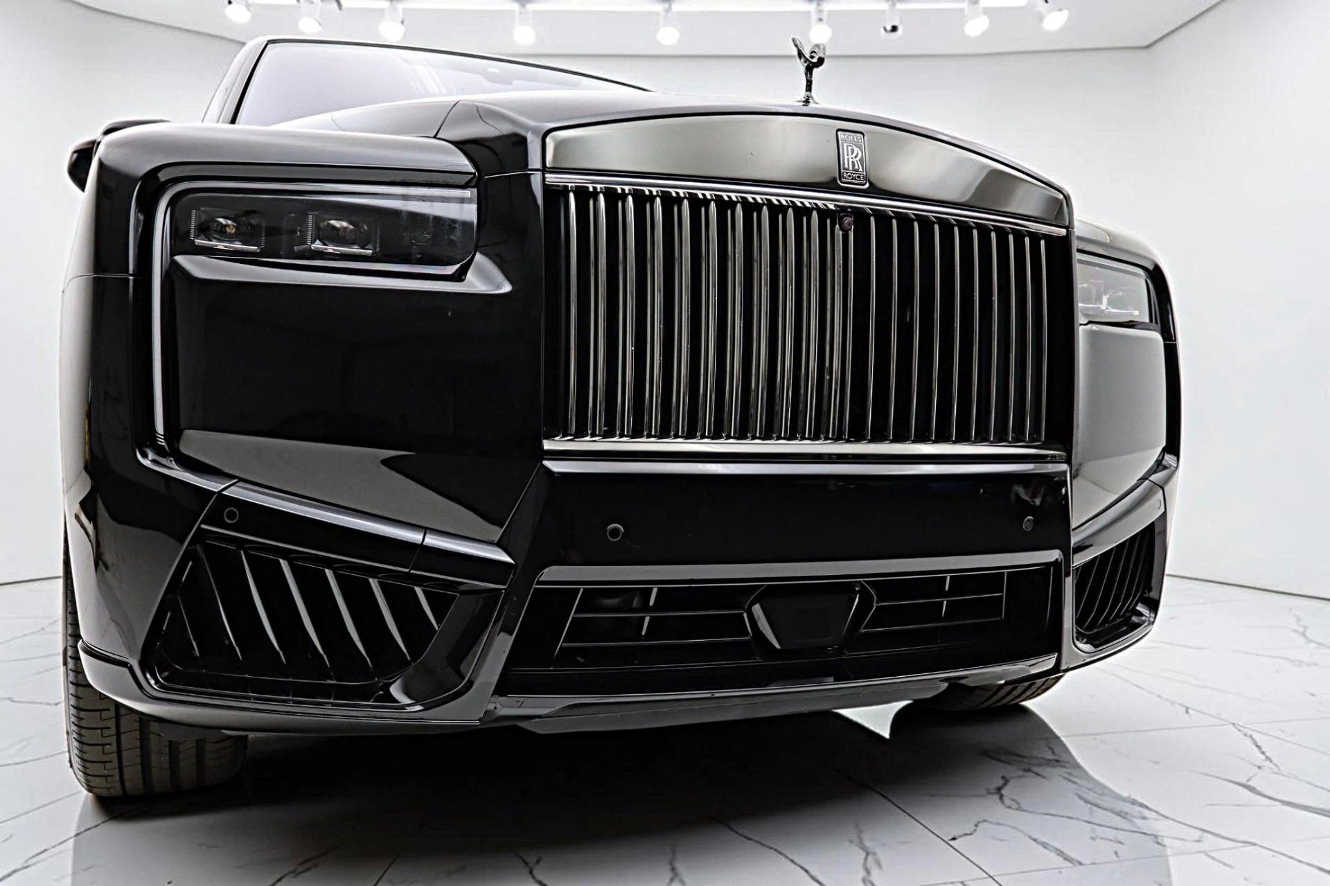 mph020_476104991_New_2027_Rolls_Royce_Black_Badge_Cullinan_879003144b