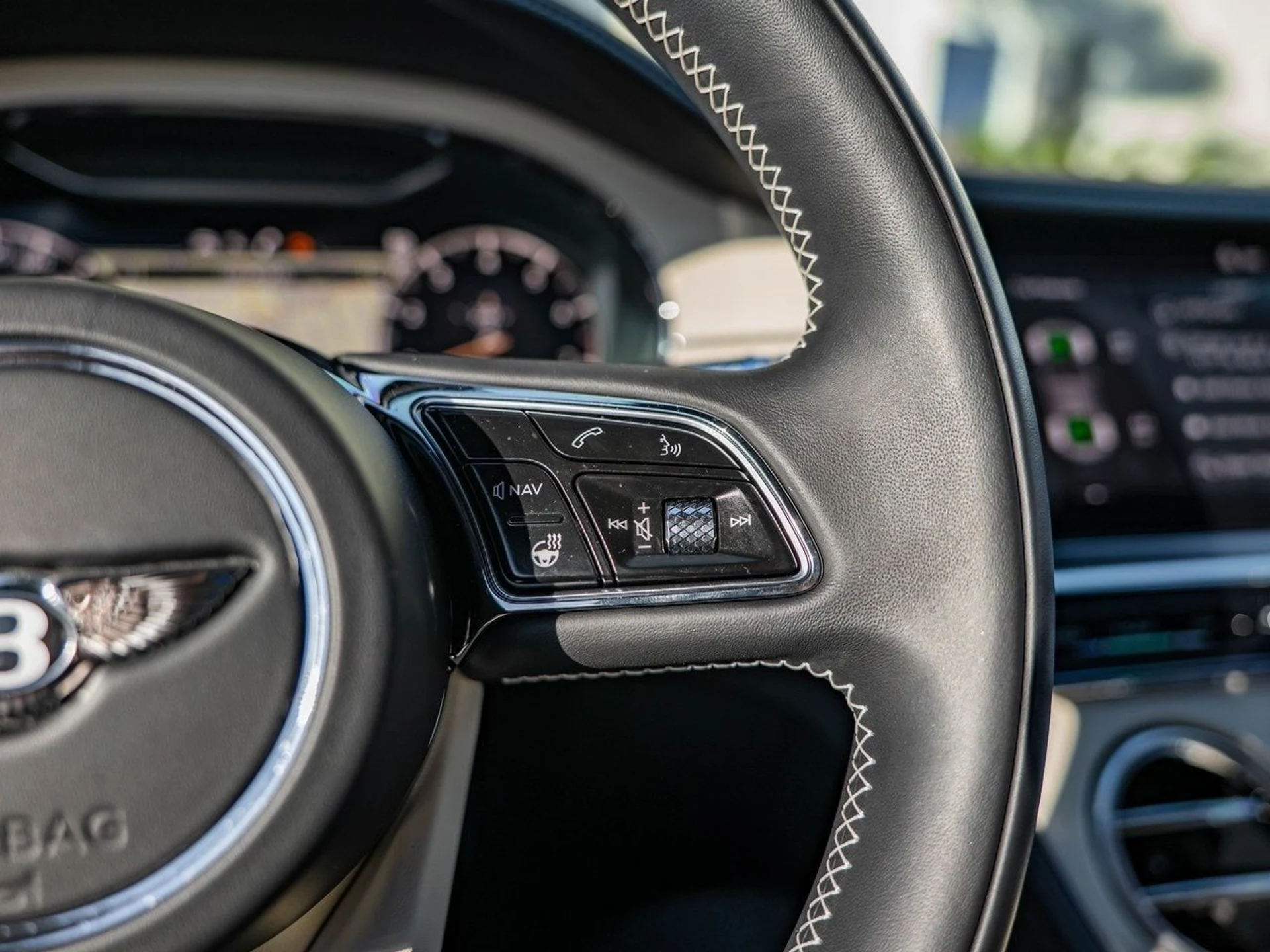 mph020_477654157_8f51ea4b9d8c3bfcdb88df304245facex_50b2b27aef