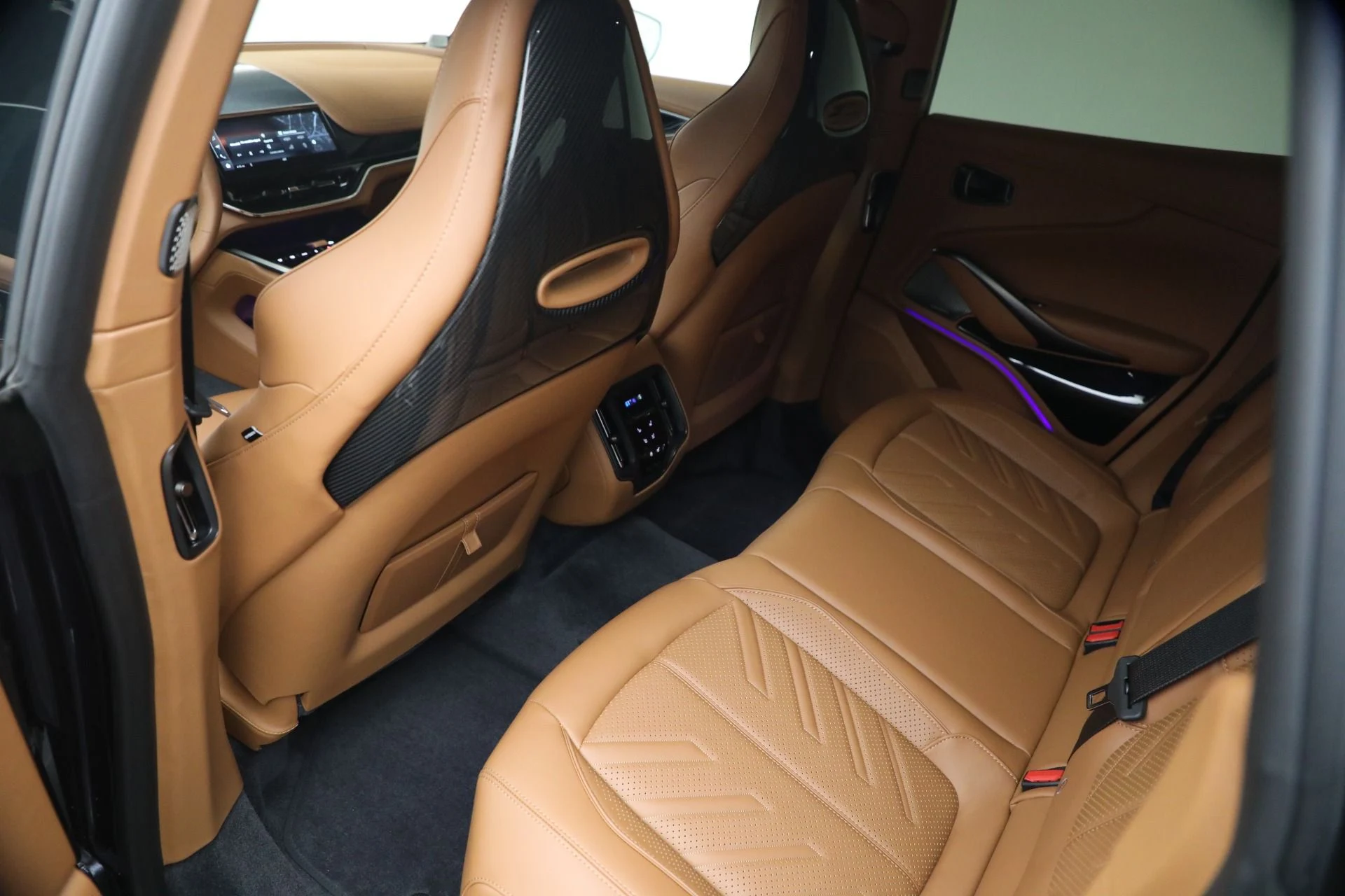 mph020_479827339_New_2026_Aston_Martin_DBX_S_1792514628_6b65b0f355