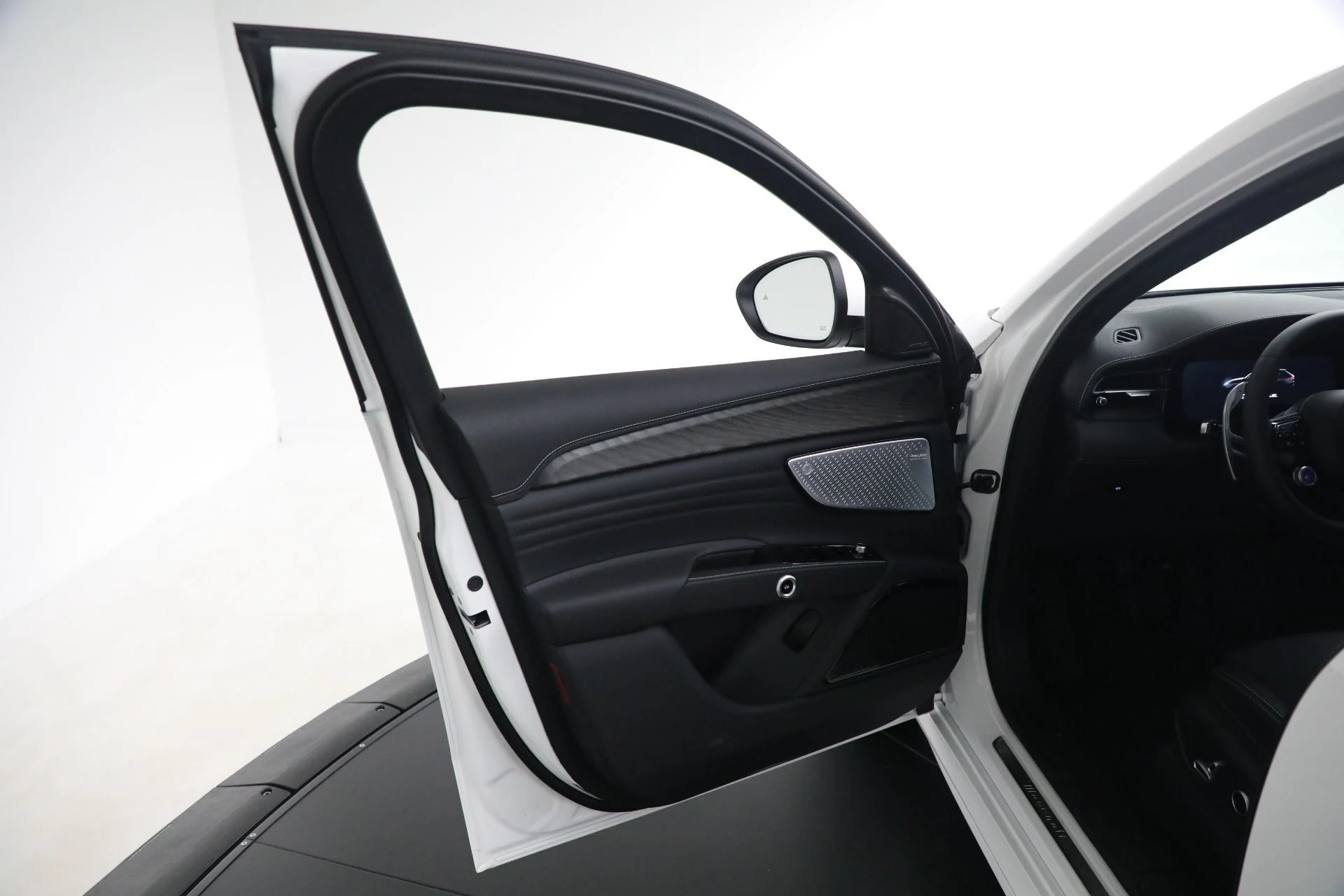 mph020_482212782_New_2025_Maserati_Grecale_1756220903_ca403b58c4