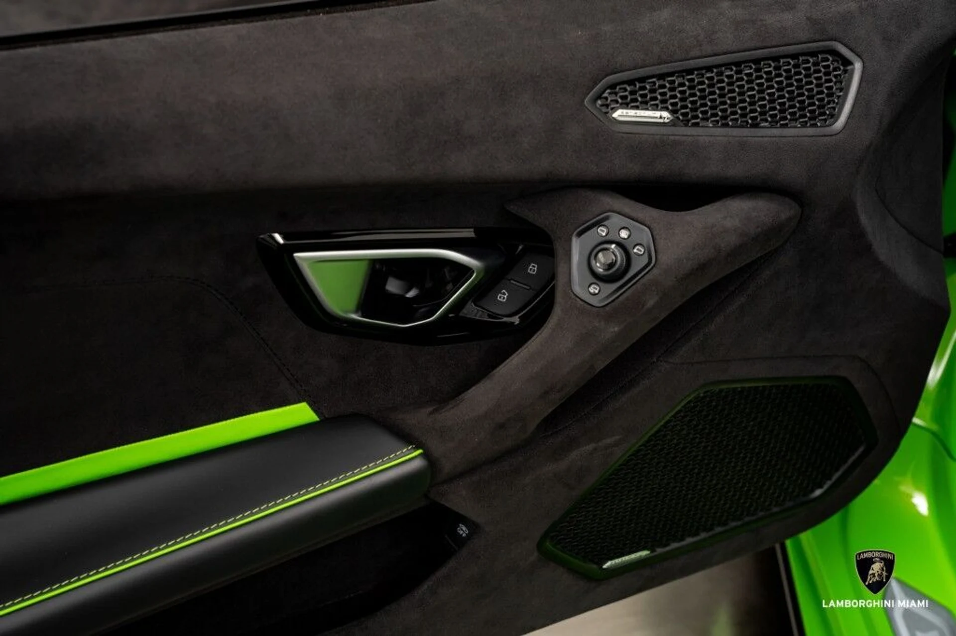 mph020_494023269_d16e0dbad8dab3bc7f101f11dbbf8ed5_5835fadf7c