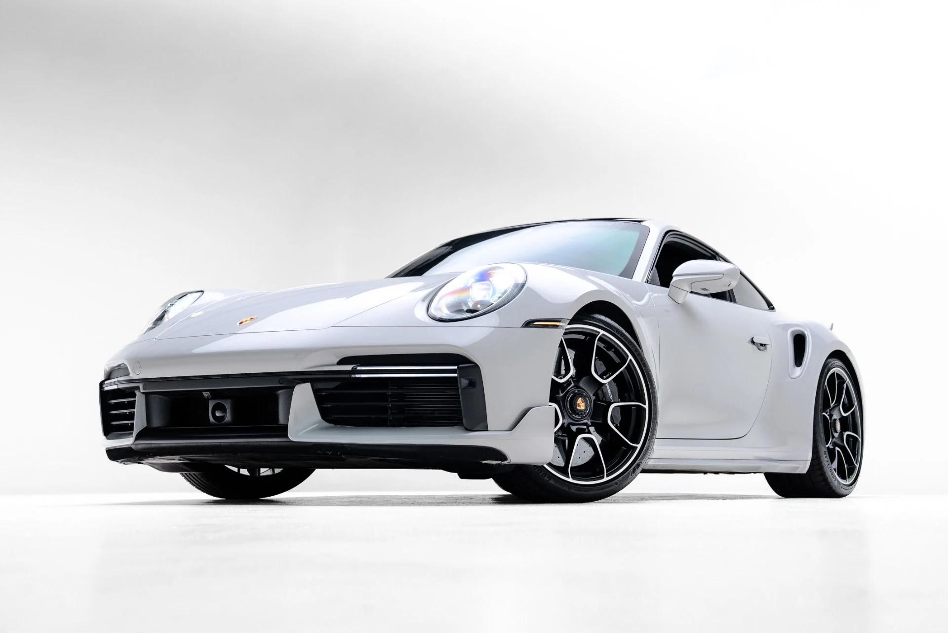 mph020_500736107_Used_2022_Porsche_911_Turbo_S_1774378410_d7fff05974