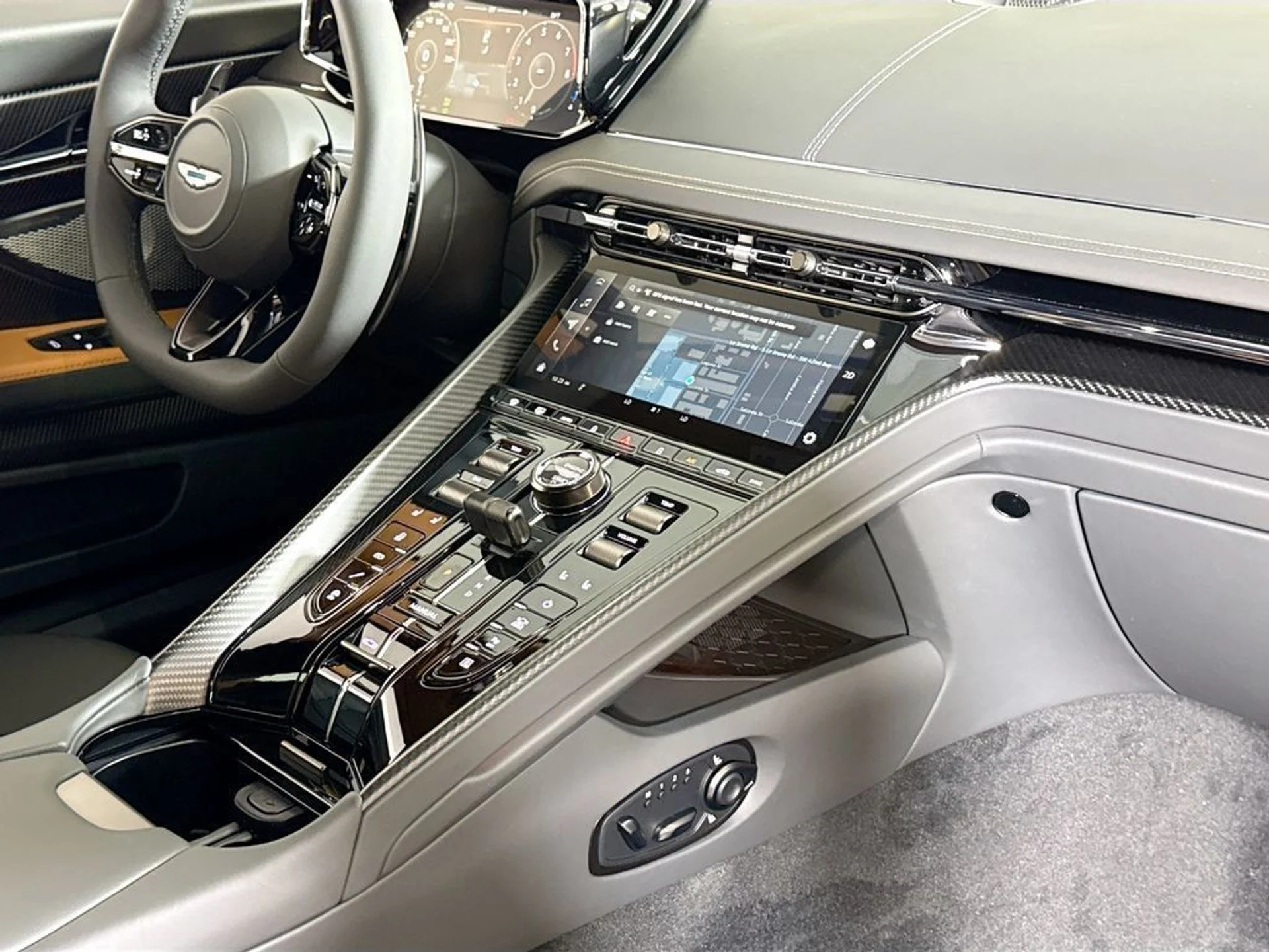 mph020_504538396_new_2026_aston_martin_db12_s_volante_11350_23037477_21_1024_3868e4e3d6