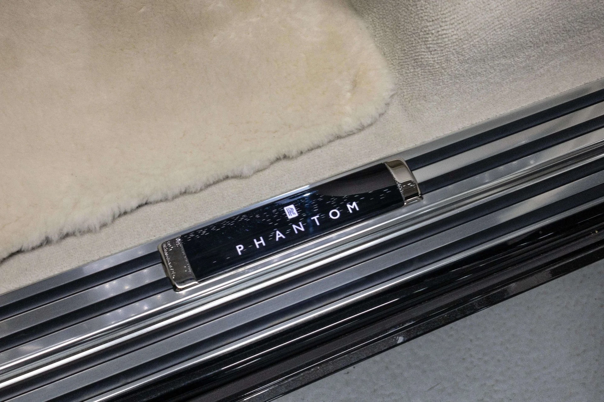 mph020_510305469_09f6a51c_a8c8_4ced_a426_fab32f63bc6a_202420_Rolls_Royce20_Phantom20_Extended20_Wheelbase2028_SCATT_8_C02_RU_22331429_20_49f5ac7097