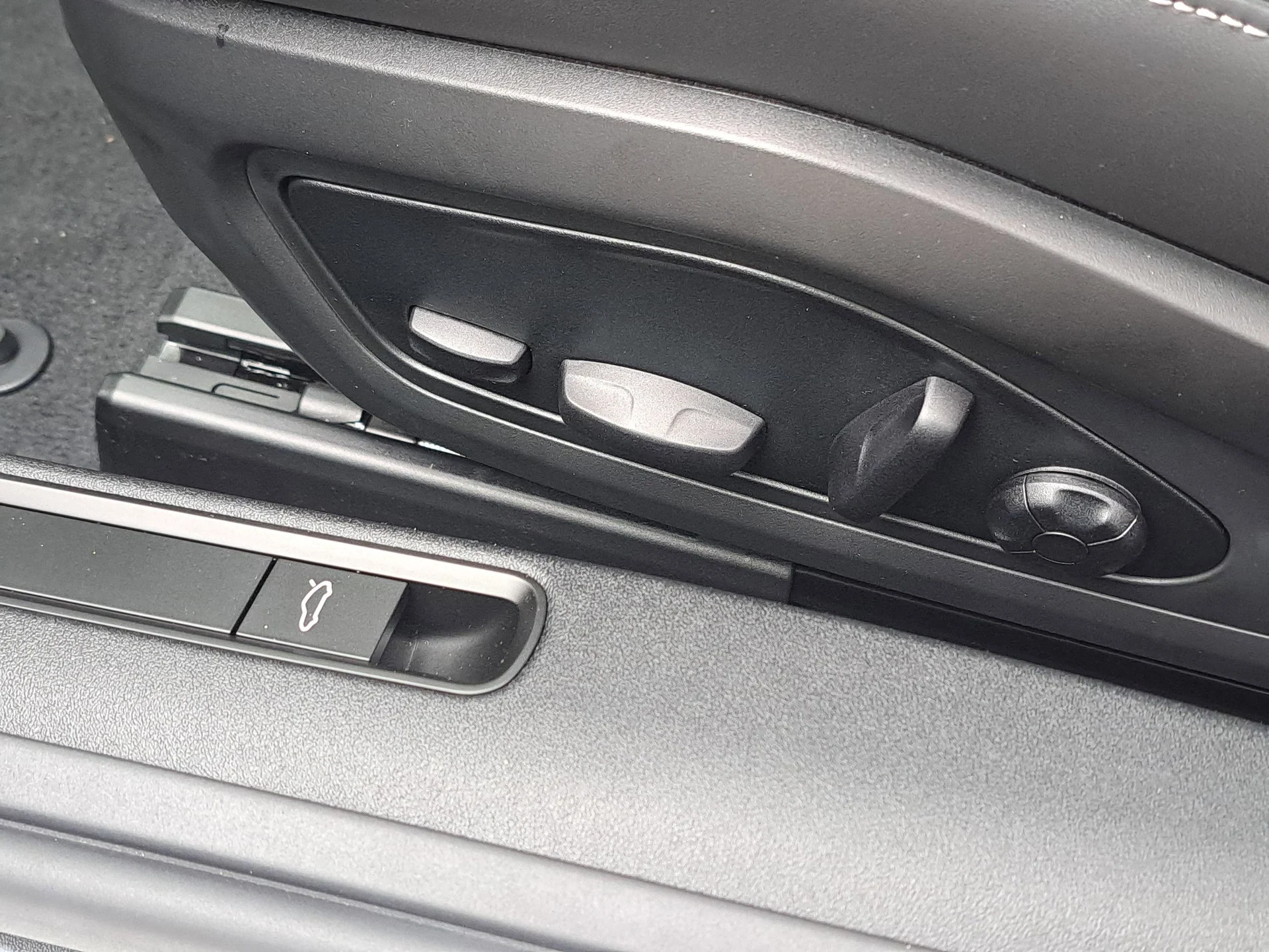 mph020_512518922_a5987f343a1c4ba9fdaa051783083db8x_4c2761f8e6