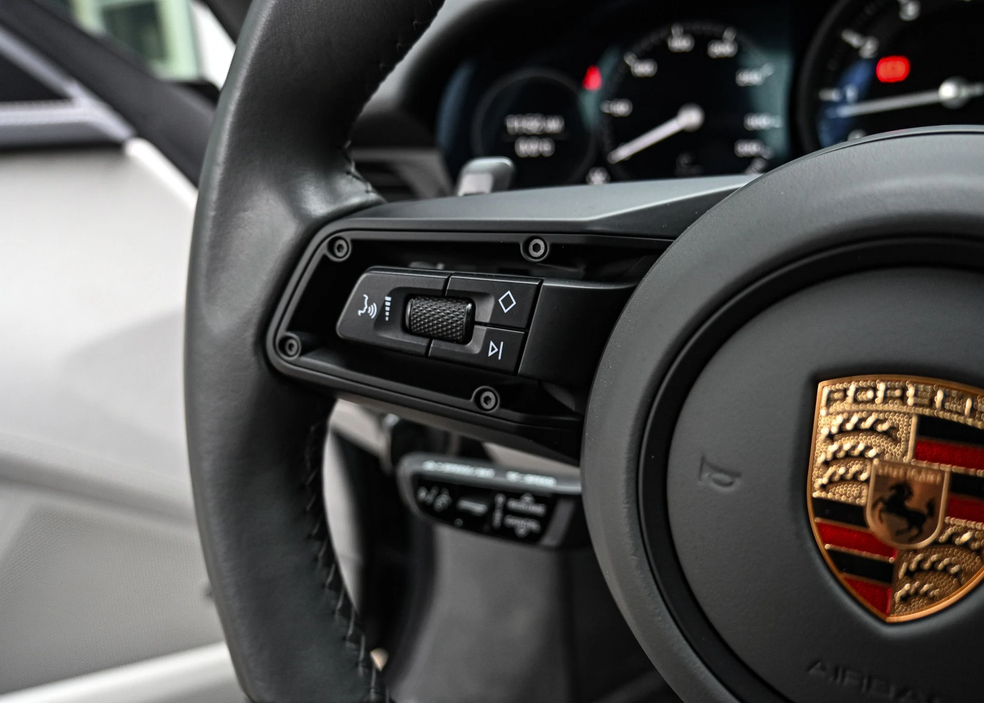 mph020_513007856_997a0b83_0386_4880_9f51_ae7be15364a4_157c13018c