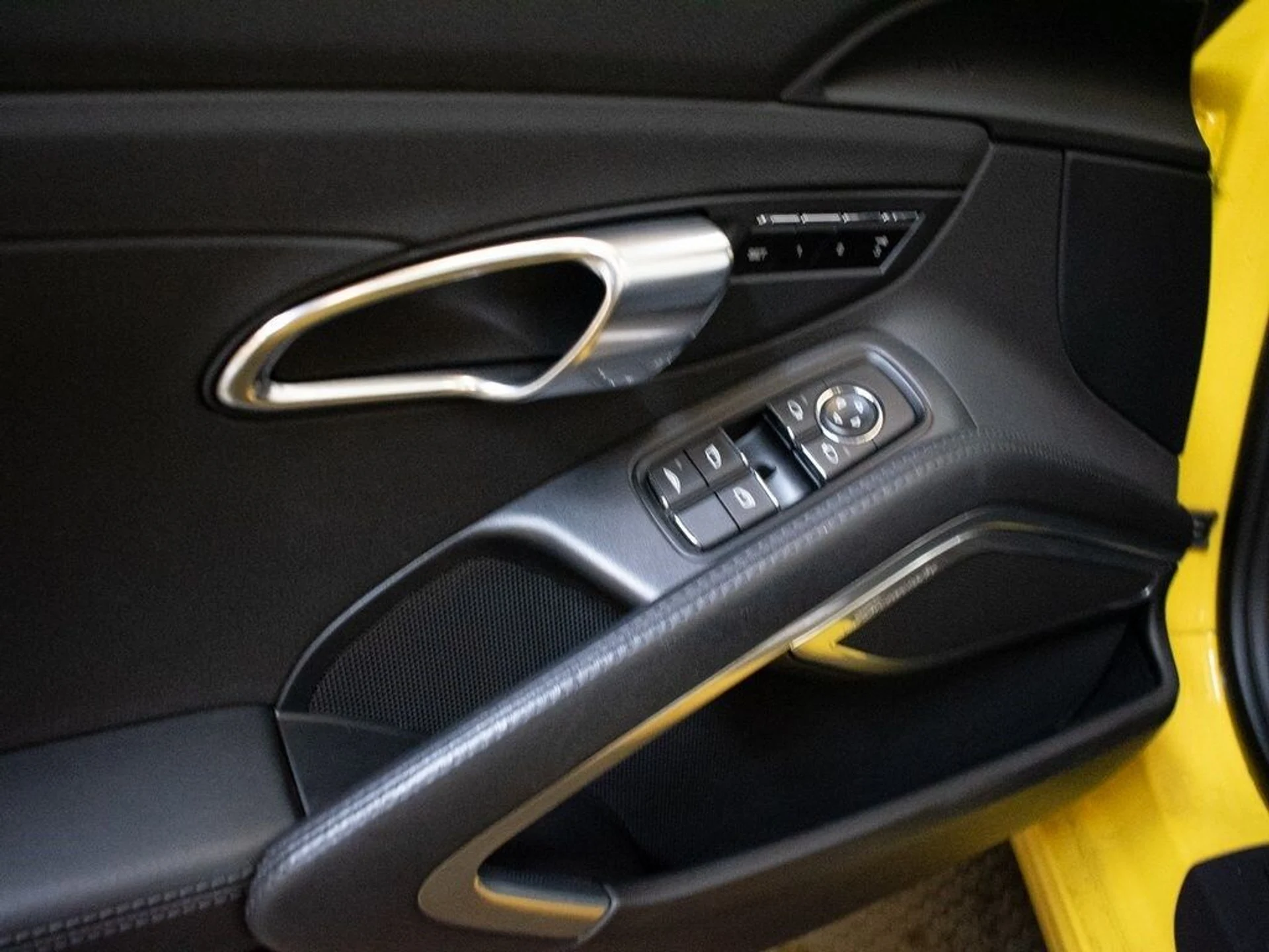 mph020_514388858_c54bbdeb88f5f3f4d05d0d802b724c50x_2d927288c4