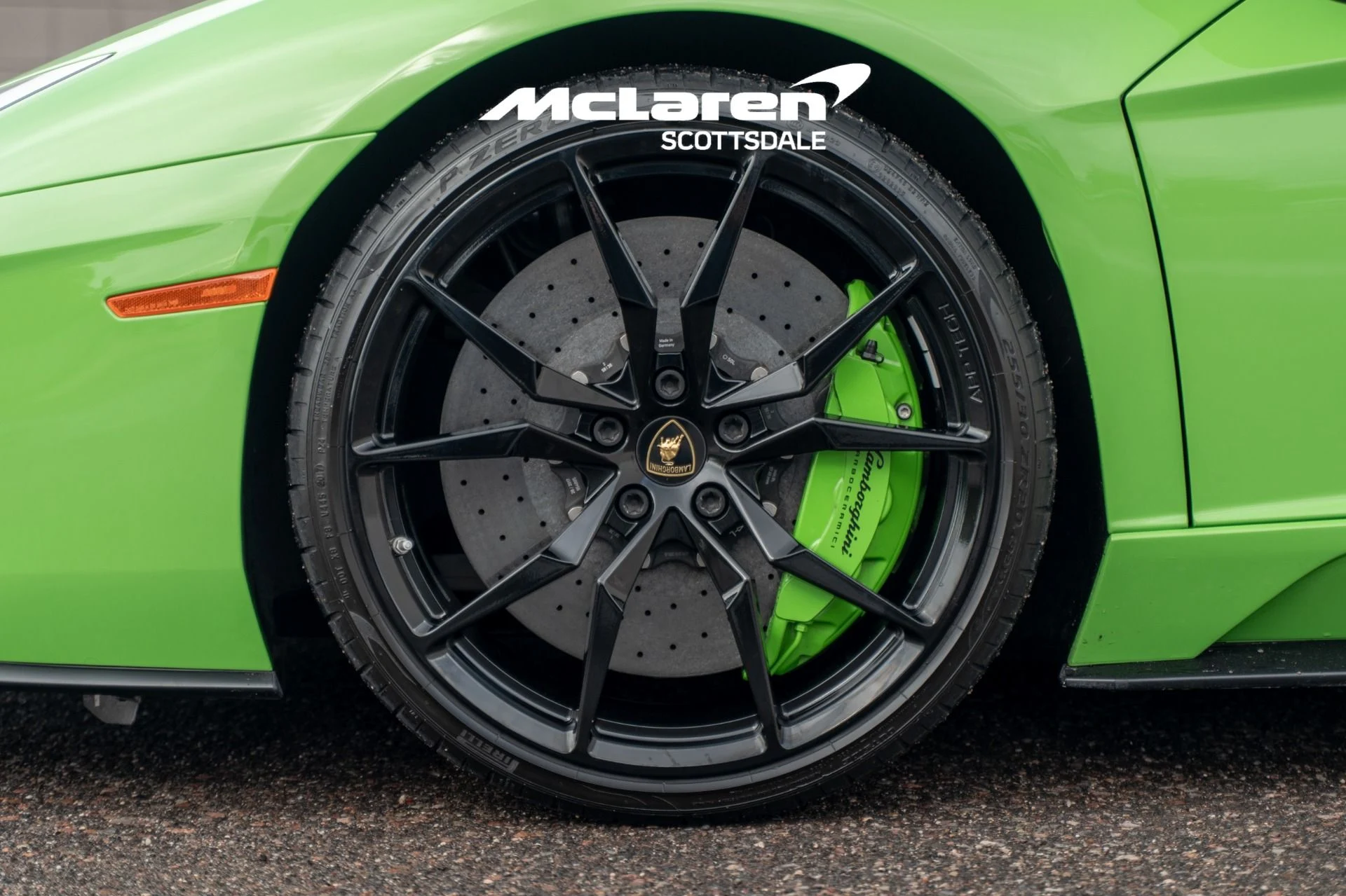 mph020_515705038_Used_2018_LAMBORGHINI_AVENTADOR_LP_740_4_S_1764040223_3b02f39197