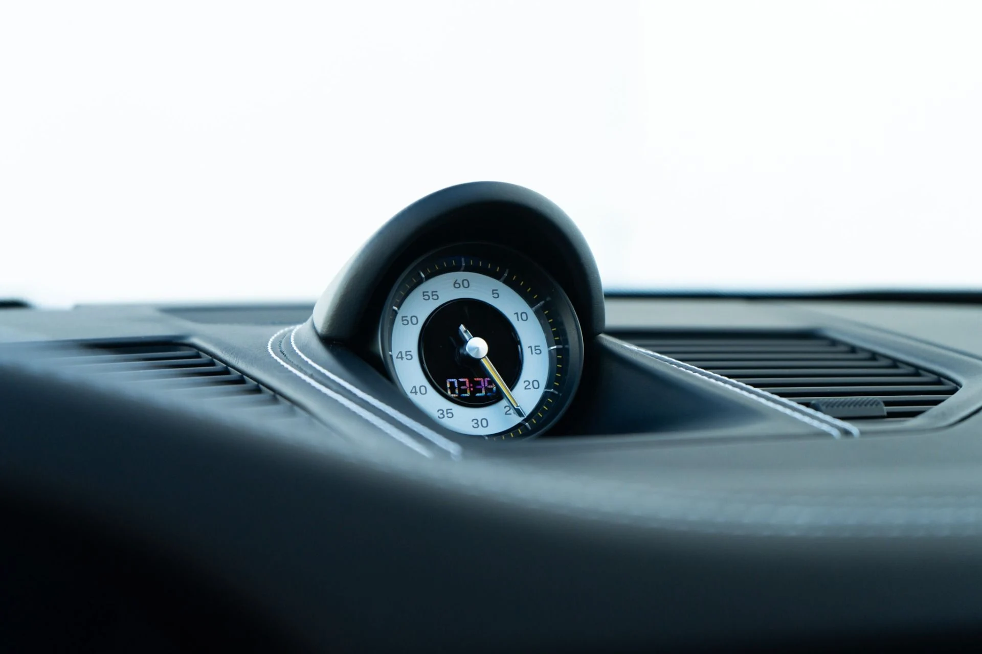 mph020_524255422_Used_2022_Porsche_911_GT_3_1787176575_1b0feb587f