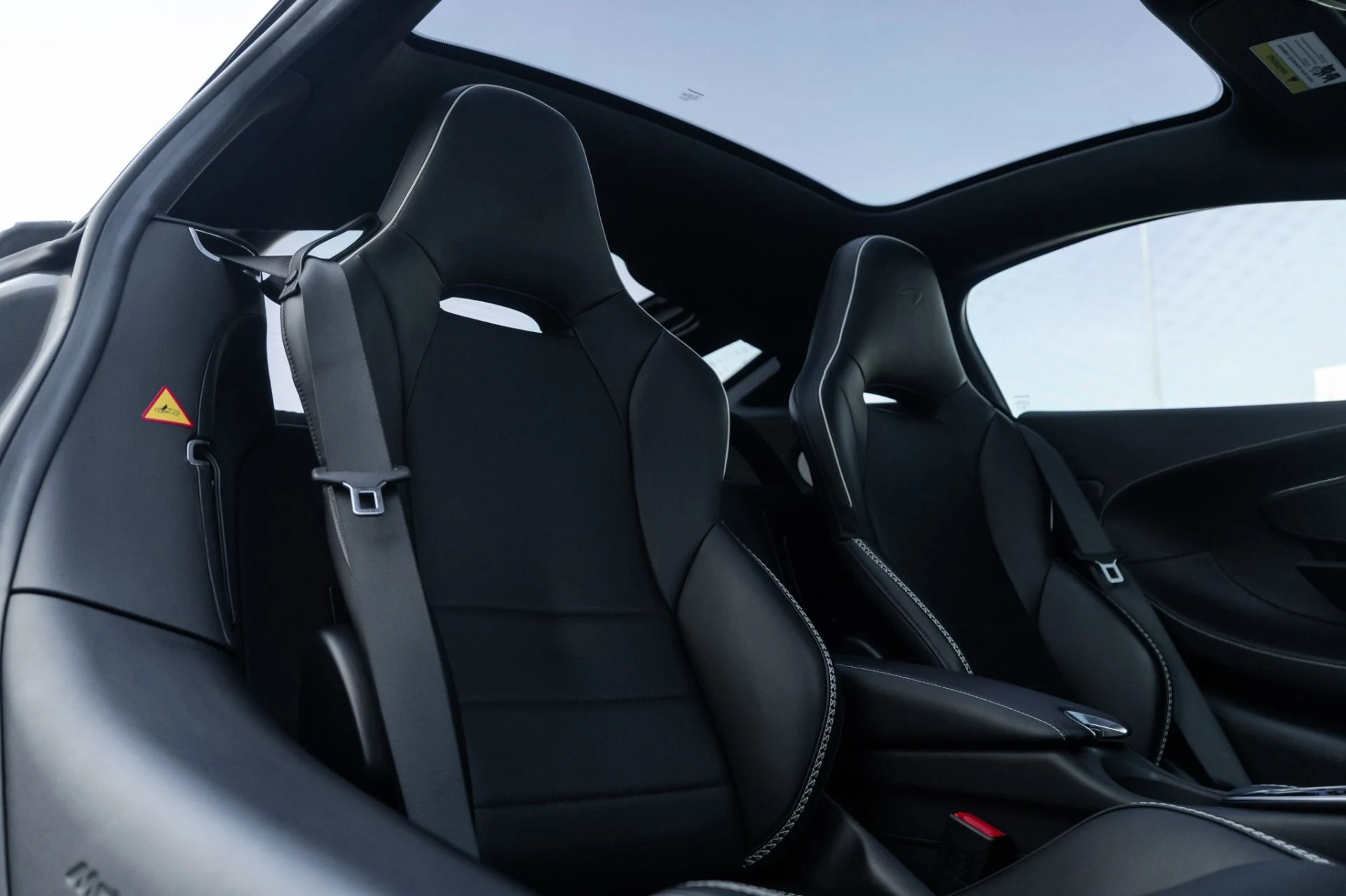 mph020_524322194_Used_2021_Mc_Laren_GT_1775578978_d8f0bfac7e